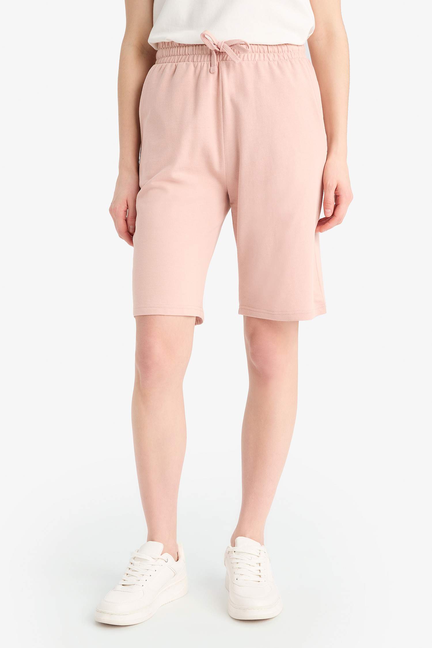 Шорты из утепленной ткани с карманами и обычным покроем