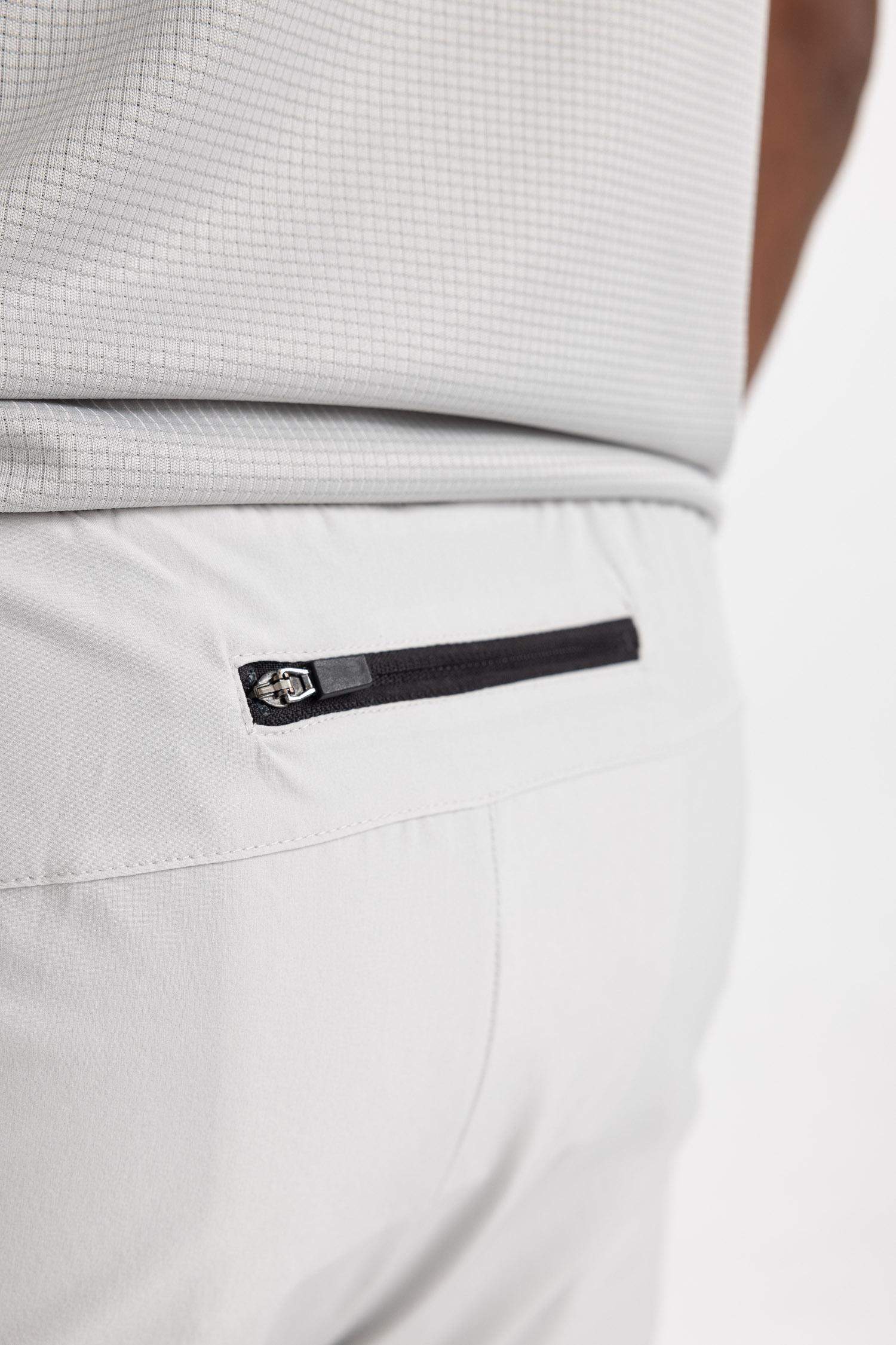 شورت رياضي سليم فيت من DeFactofit