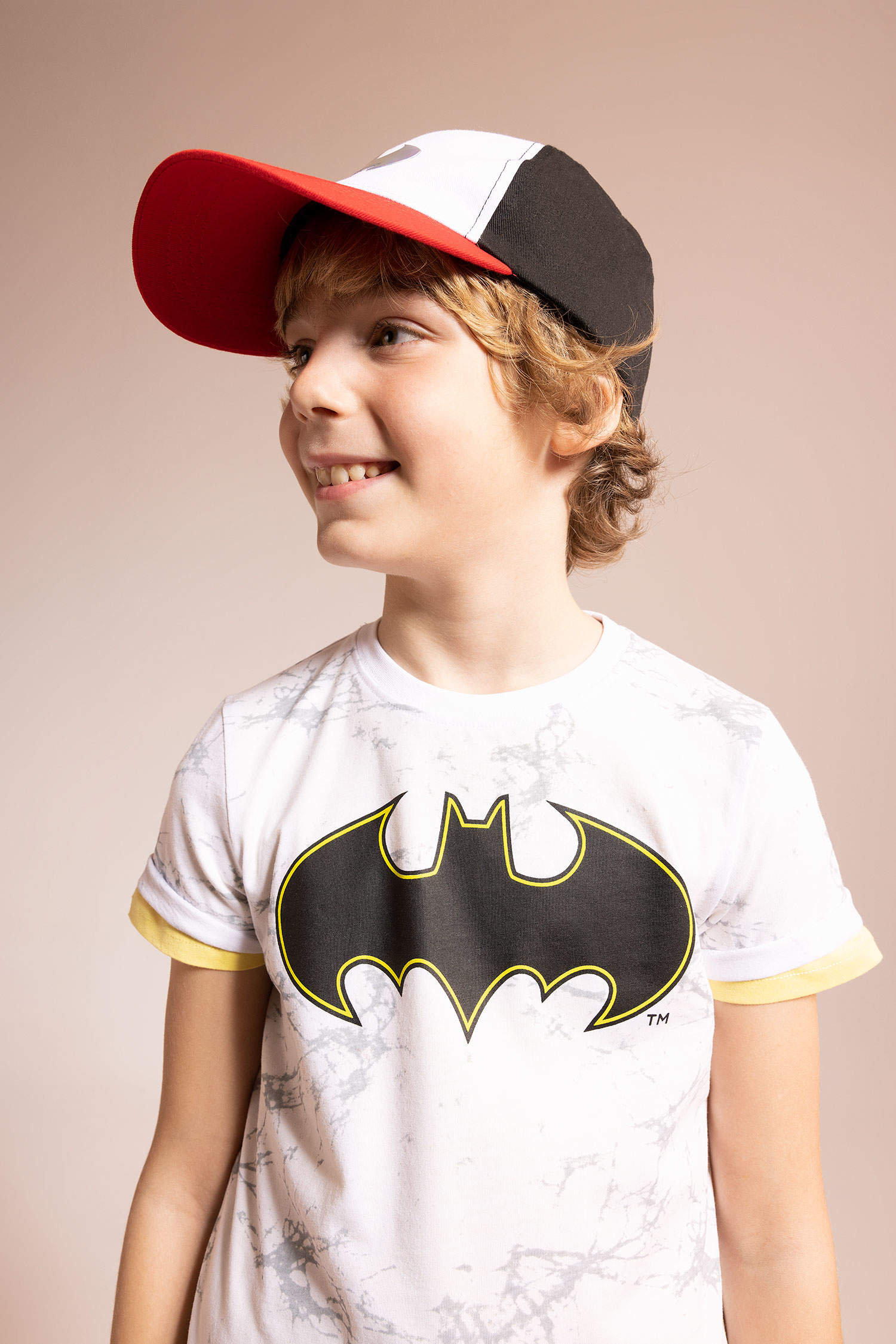 White BOYS & TEENS Boy Batman Regular Fit Crew Neck Short Sleeved T-Shirt  2754178 | DeFacto