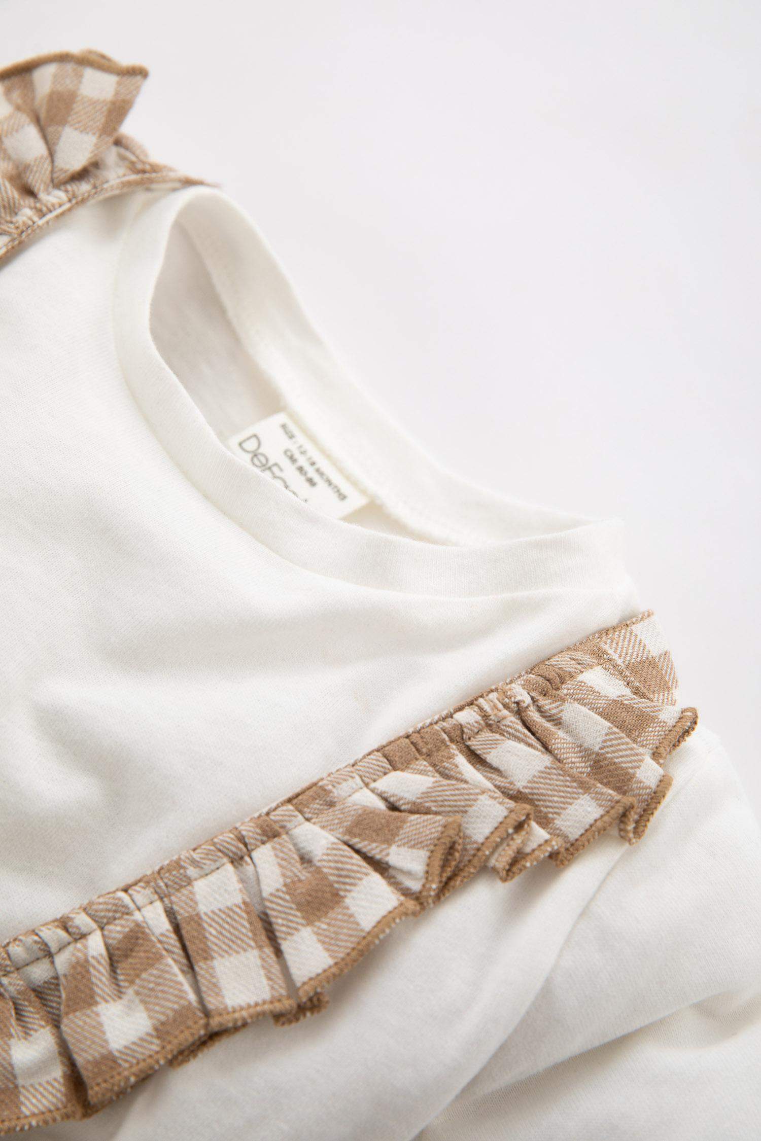 طقم بناتي تي شيرت جوارب وفستان كاروهات - قطعتين