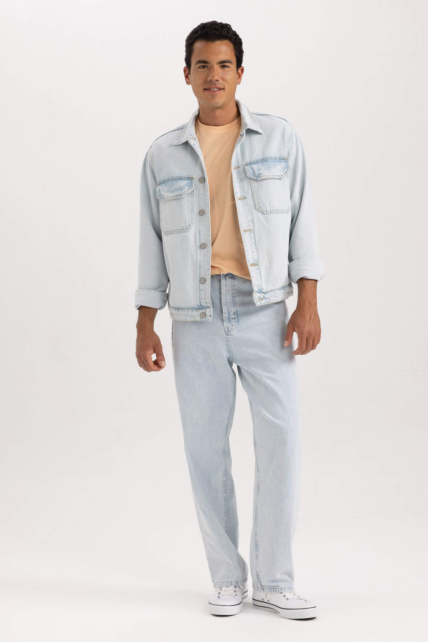 جاكيت جينز قصة مريحة