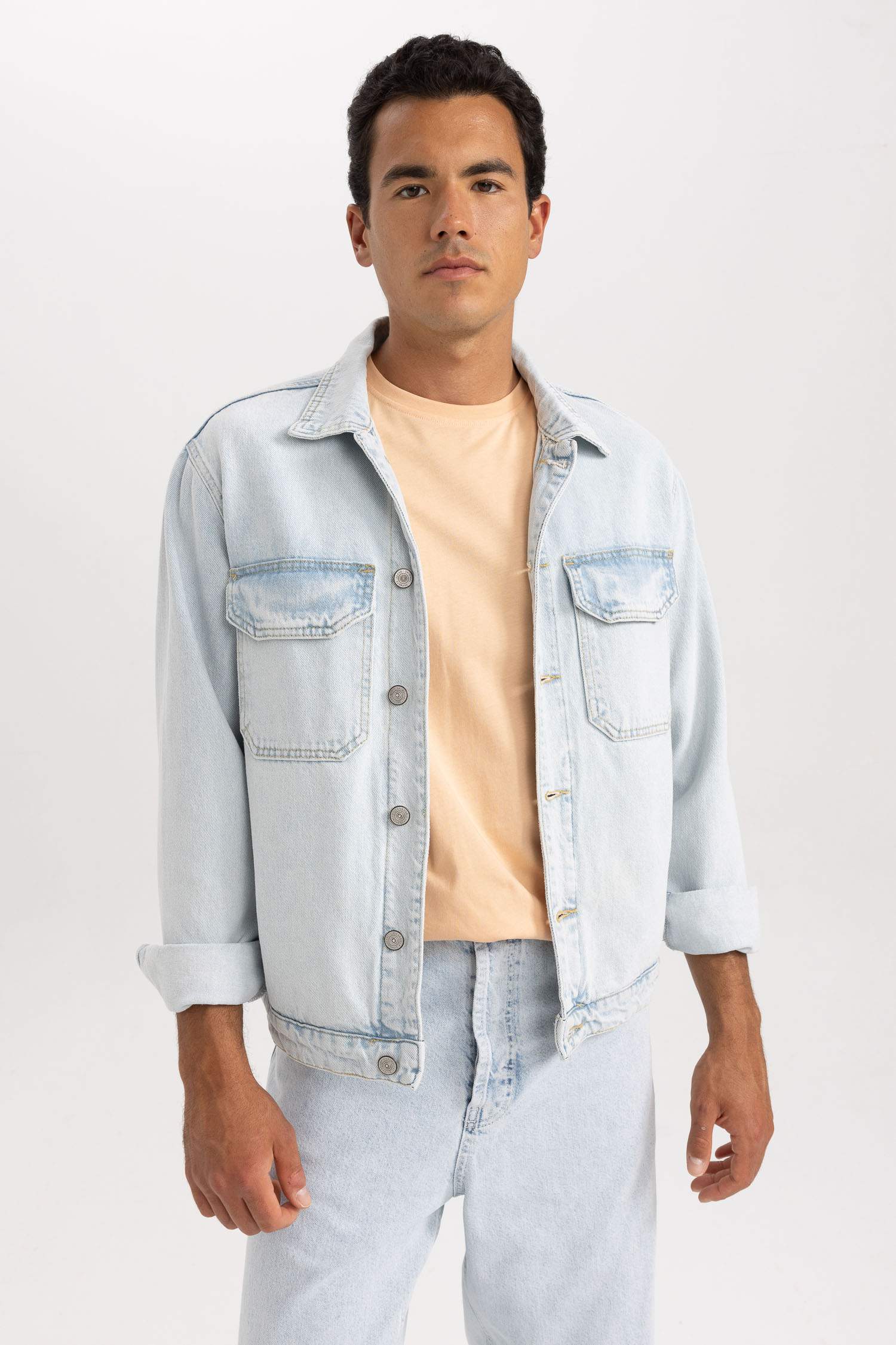 جاكيت جينز قصة مريحة