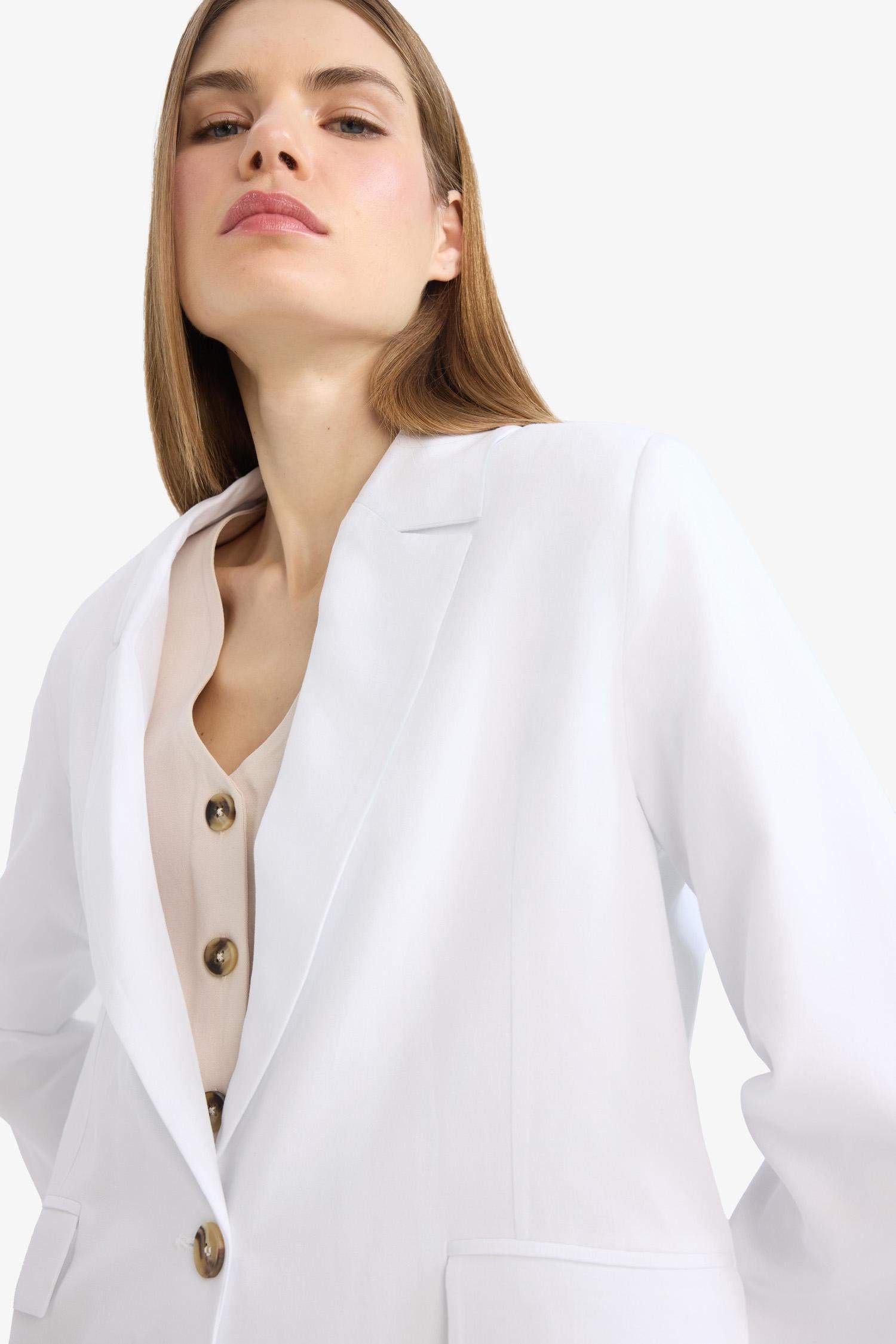 سترة بليزر اوفر سايز من مزيج الكتان