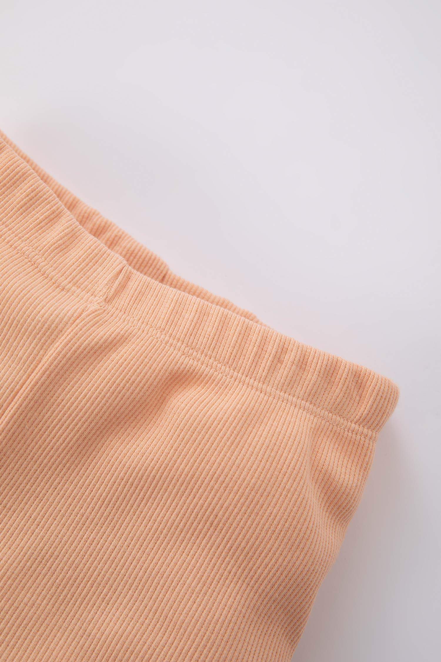 طقم بناتي مطرز ريبانا برقبة مستديرة - قطعتين