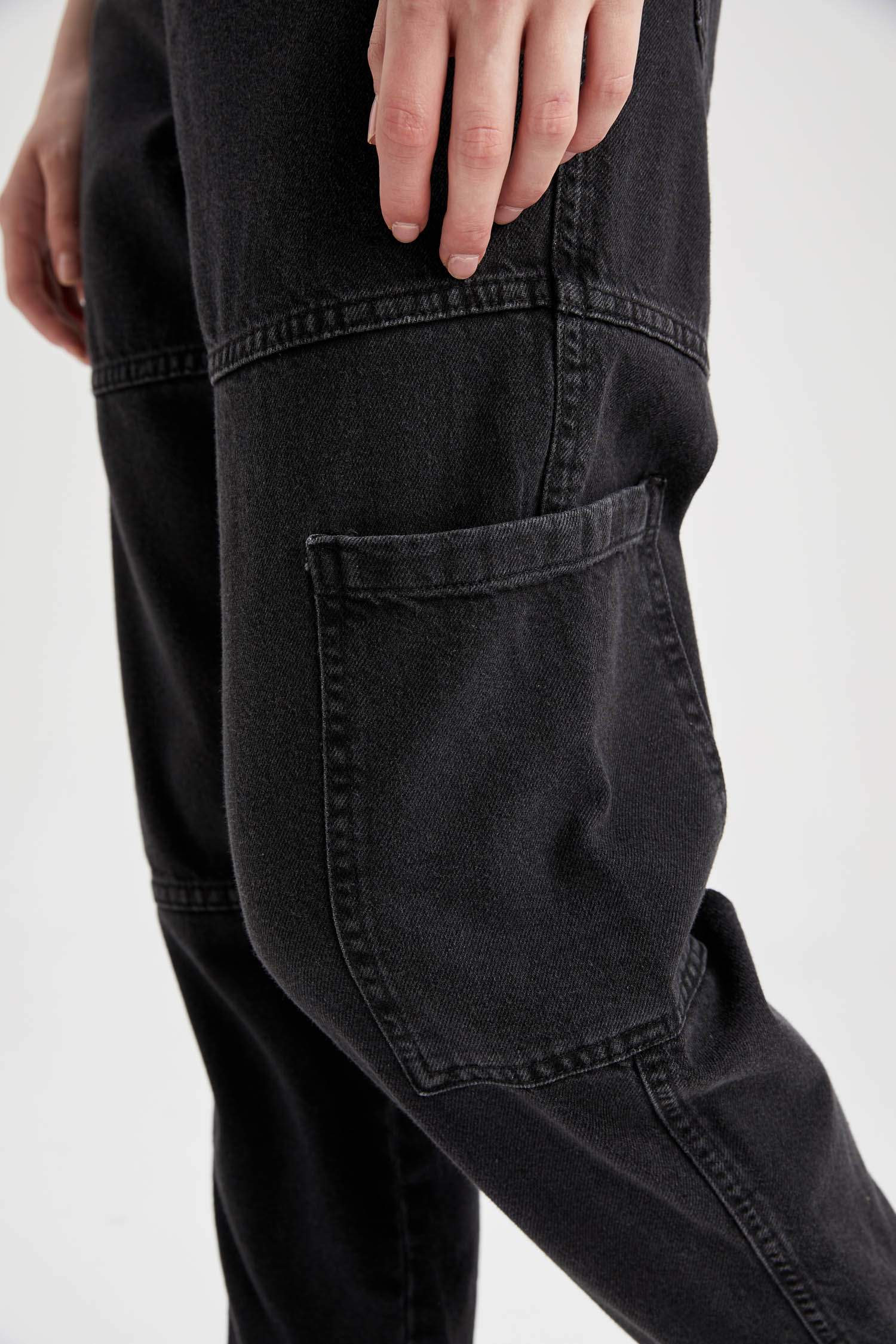 Siyah Kadın Jogger Jean Bilek Boy 100 Pamuk Pantolon 2715110 DeFacto