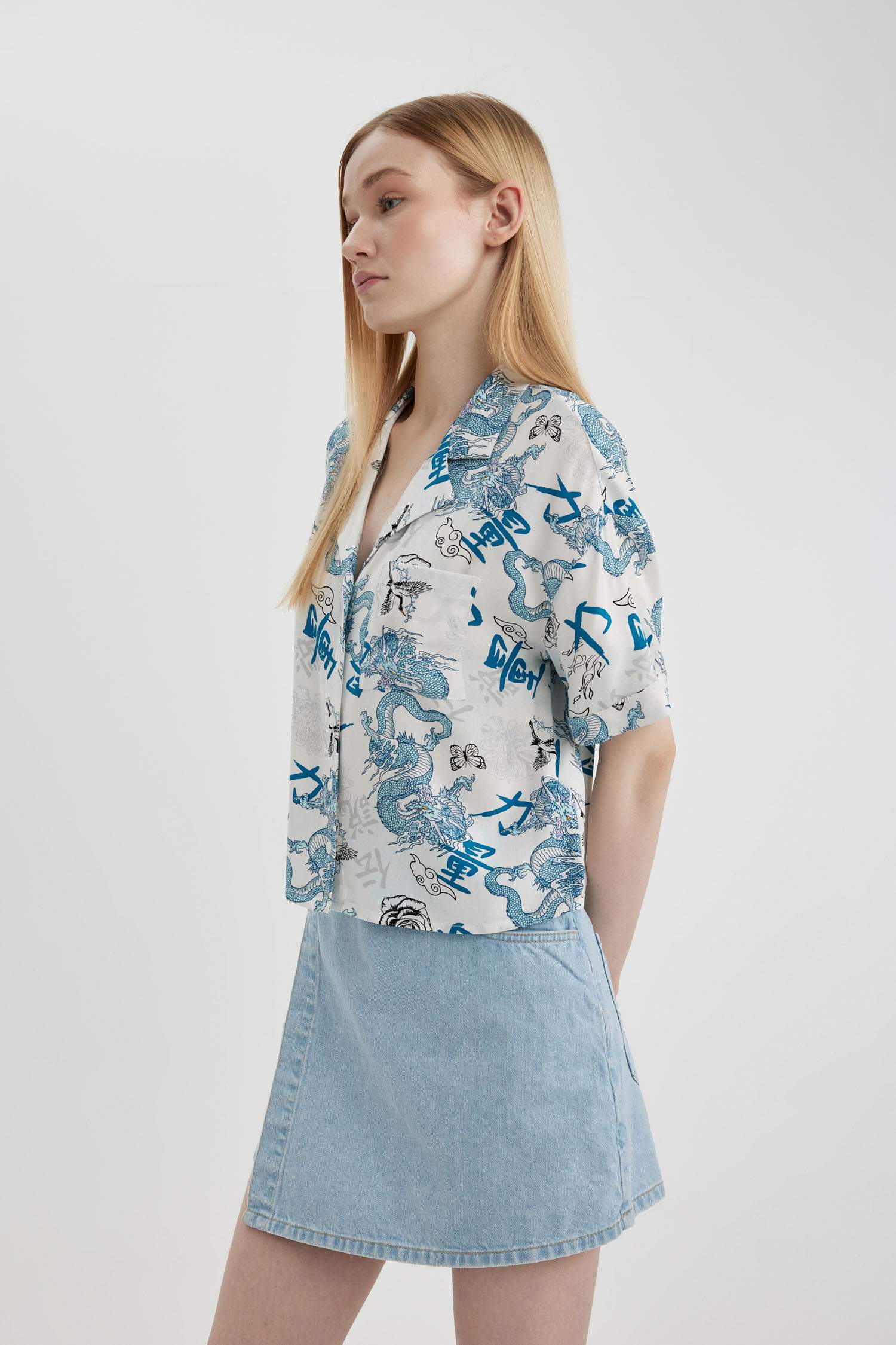 قميص نص كم قصة عادية برقبة بيجاما