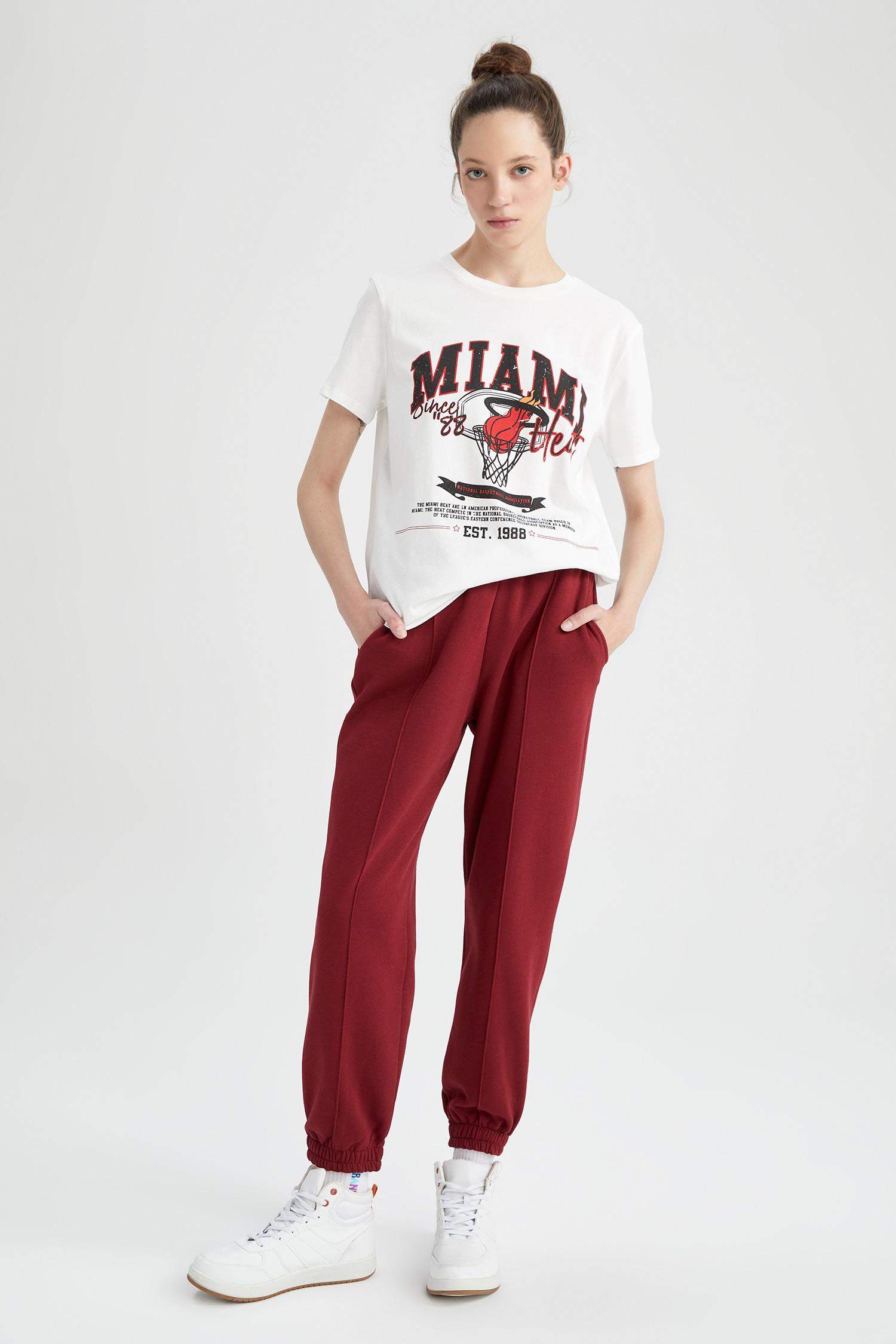 Ecru WOMAN Defacto Fit NBA Miami Heat Standard Fit Crew Neck Short Sleeve T- Shirt 2754195