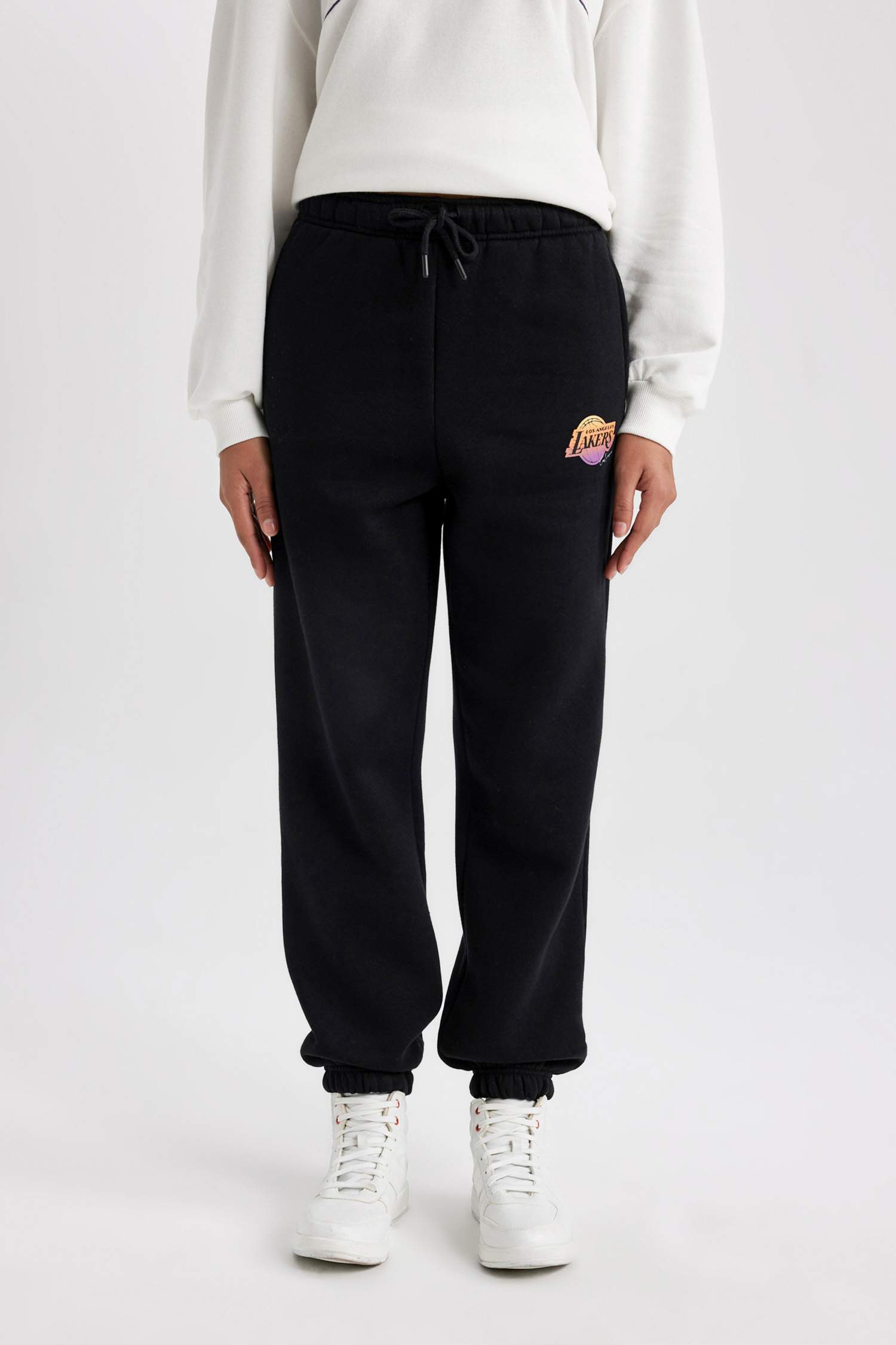 Спортивные штаны оверсайз NBA Los Angeles Lakers; DeFactoFit