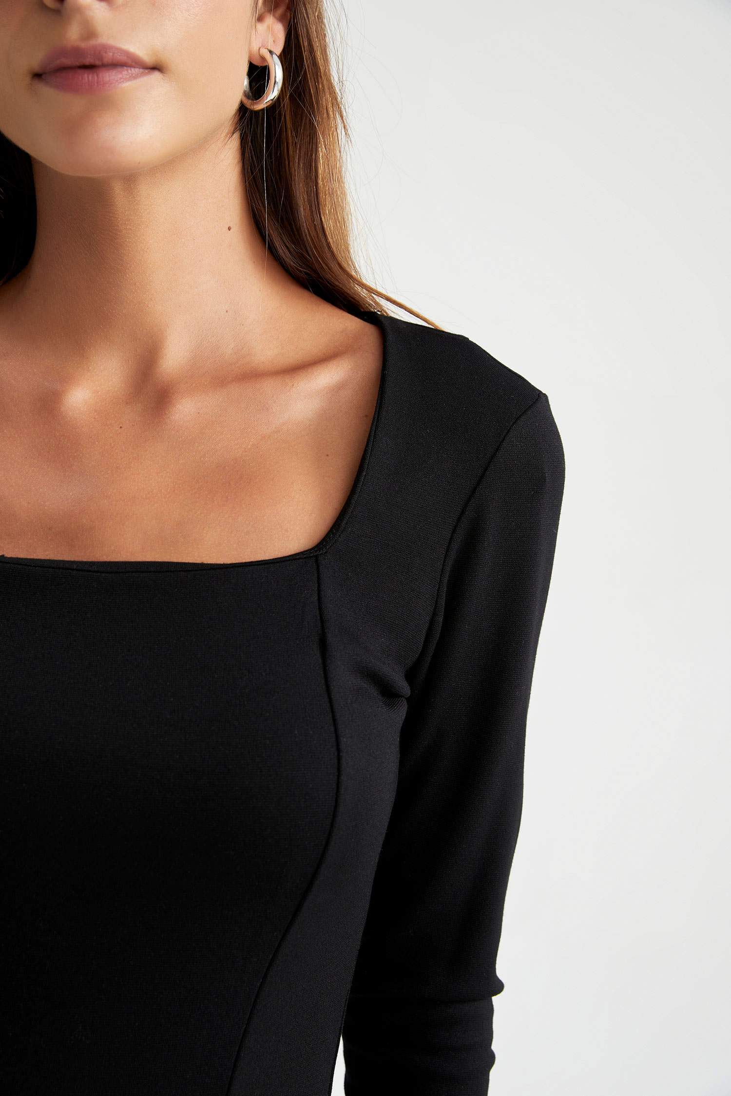 Bodycon Vücudu Saran Kare Yaka Uzun Kollu Mini Elbise