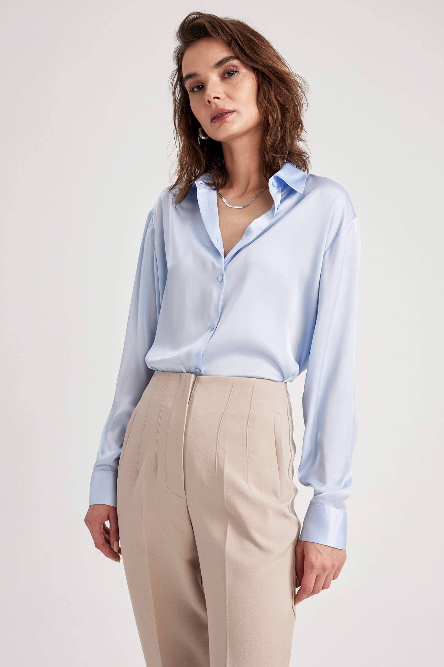 Сорочка з довгим рукавом стандартного крою із сатину для жінок