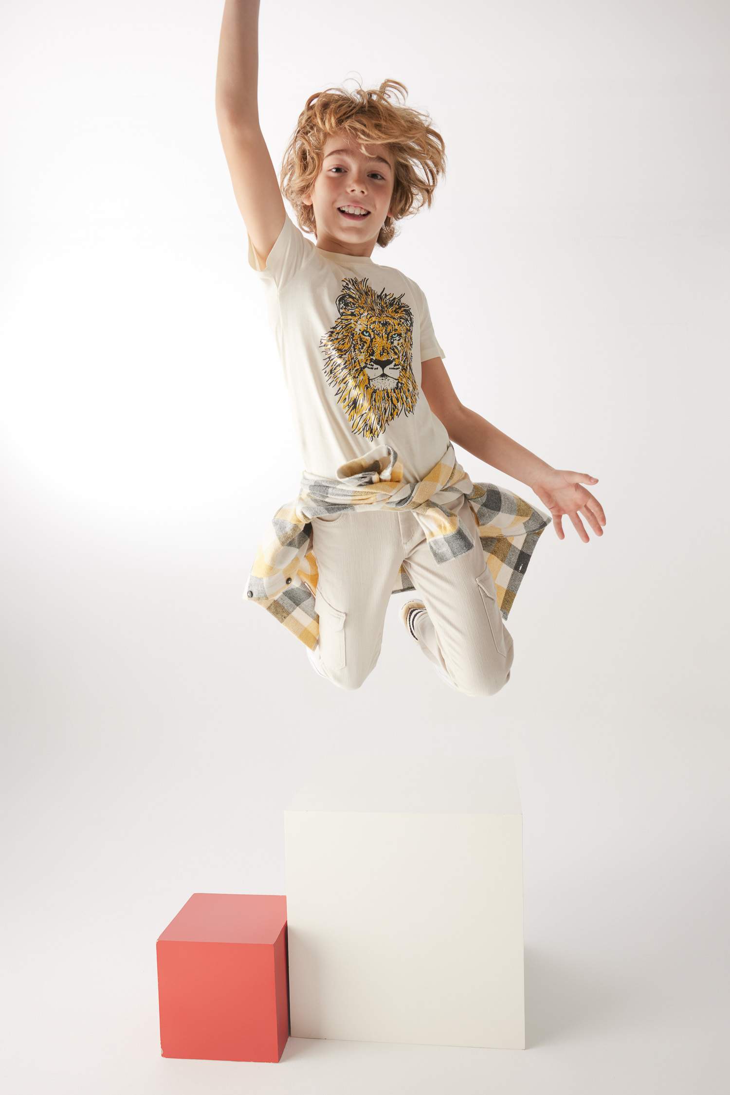 Футболка стандартного кроя с принтом для мальчиков