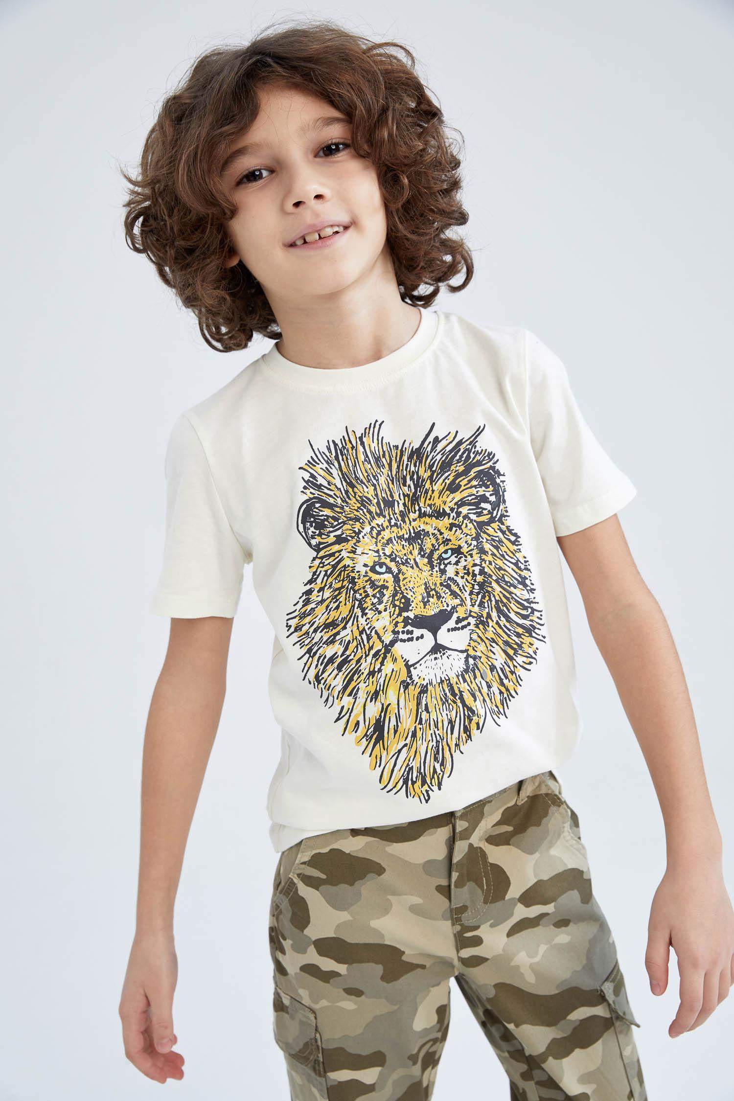 Футболка стандартного кроя с принтом для мальчиков