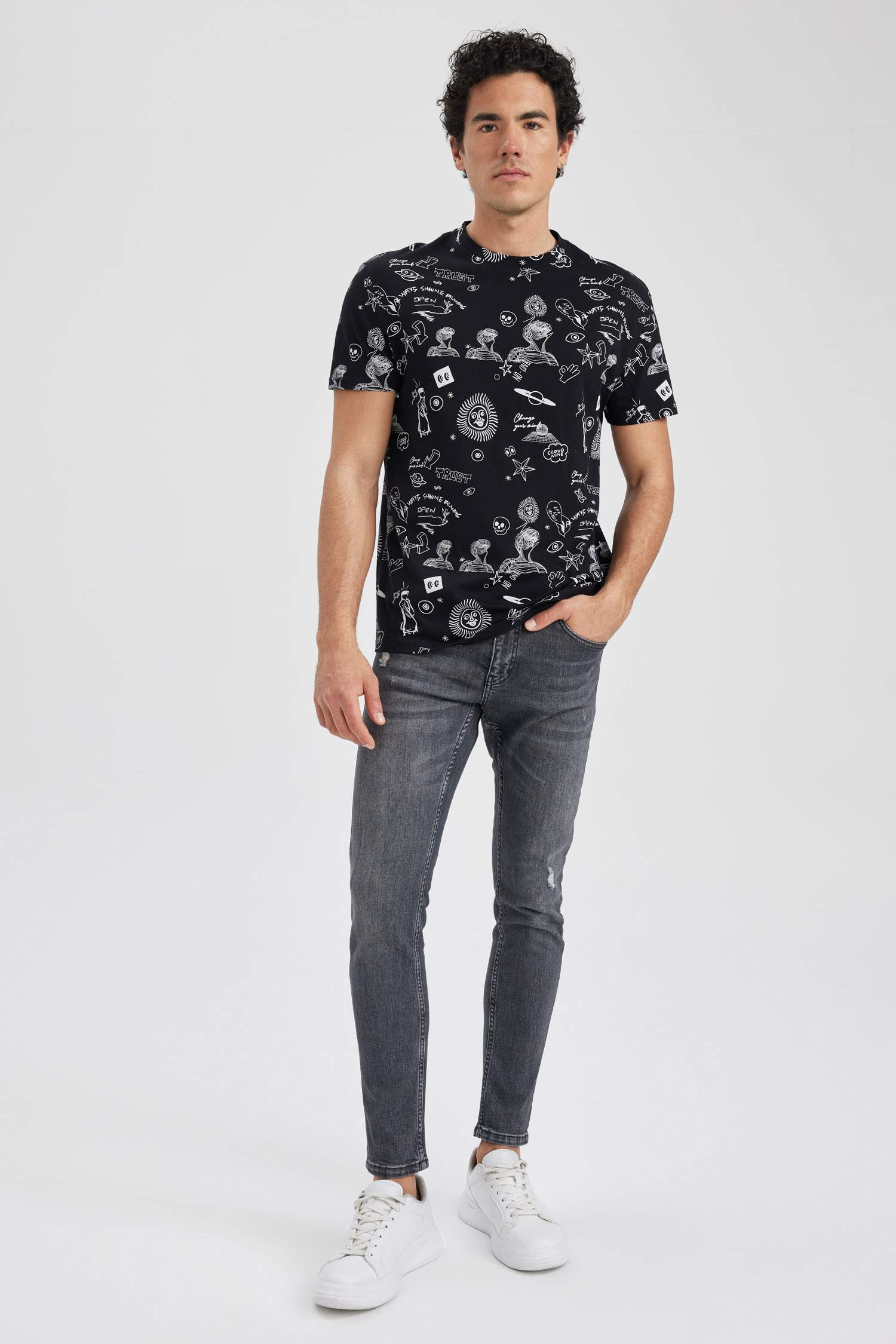 Truth Printed Floral T-shirt in Gray for Men