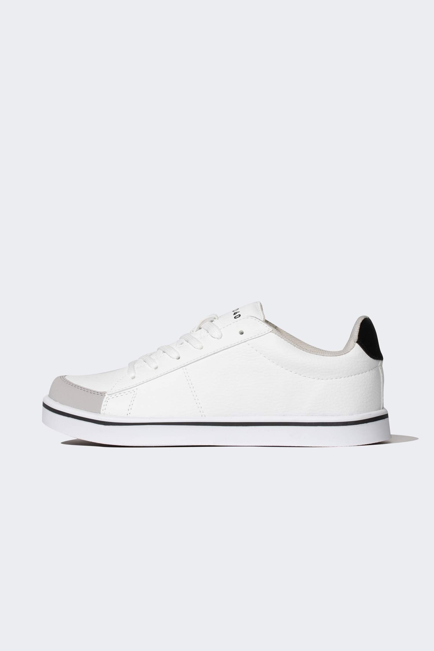 Kadın Düz Taban Bağcıklı Suni Deri Sneaker