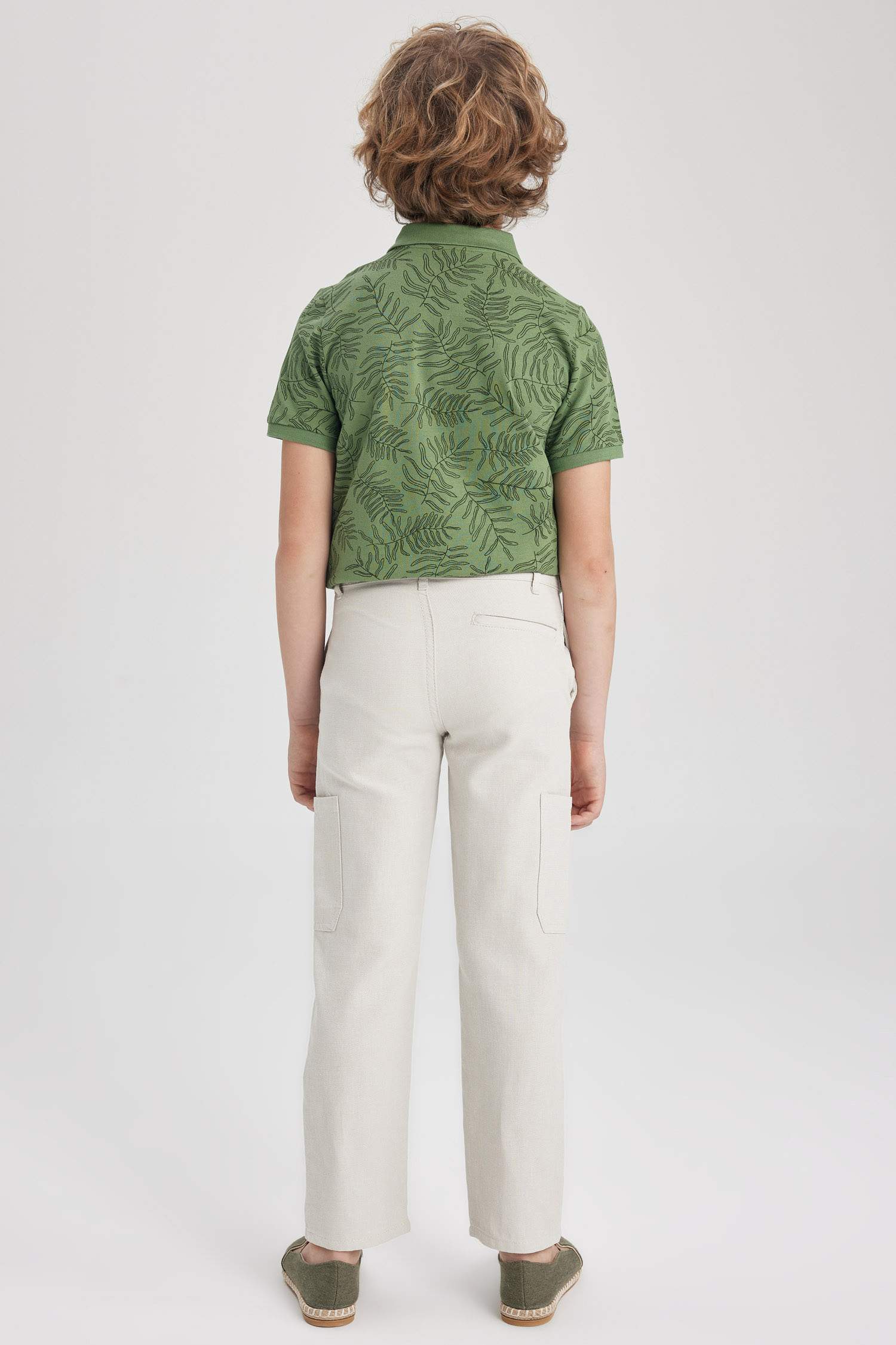 بنطلون كتاني بقصة عادية بجيب كارجو