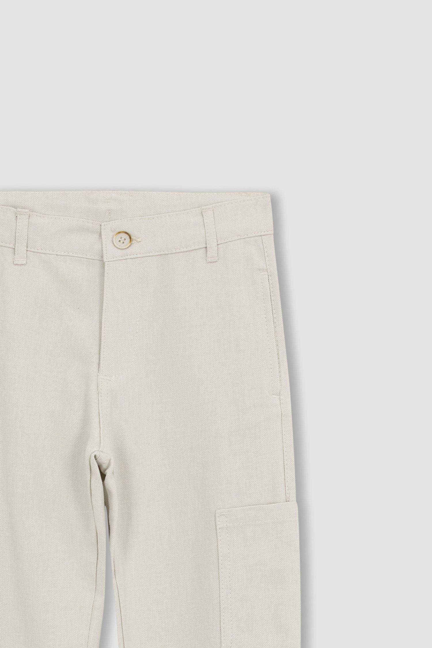 بنطلون كتاني بقصة عادية بجيب كارجو