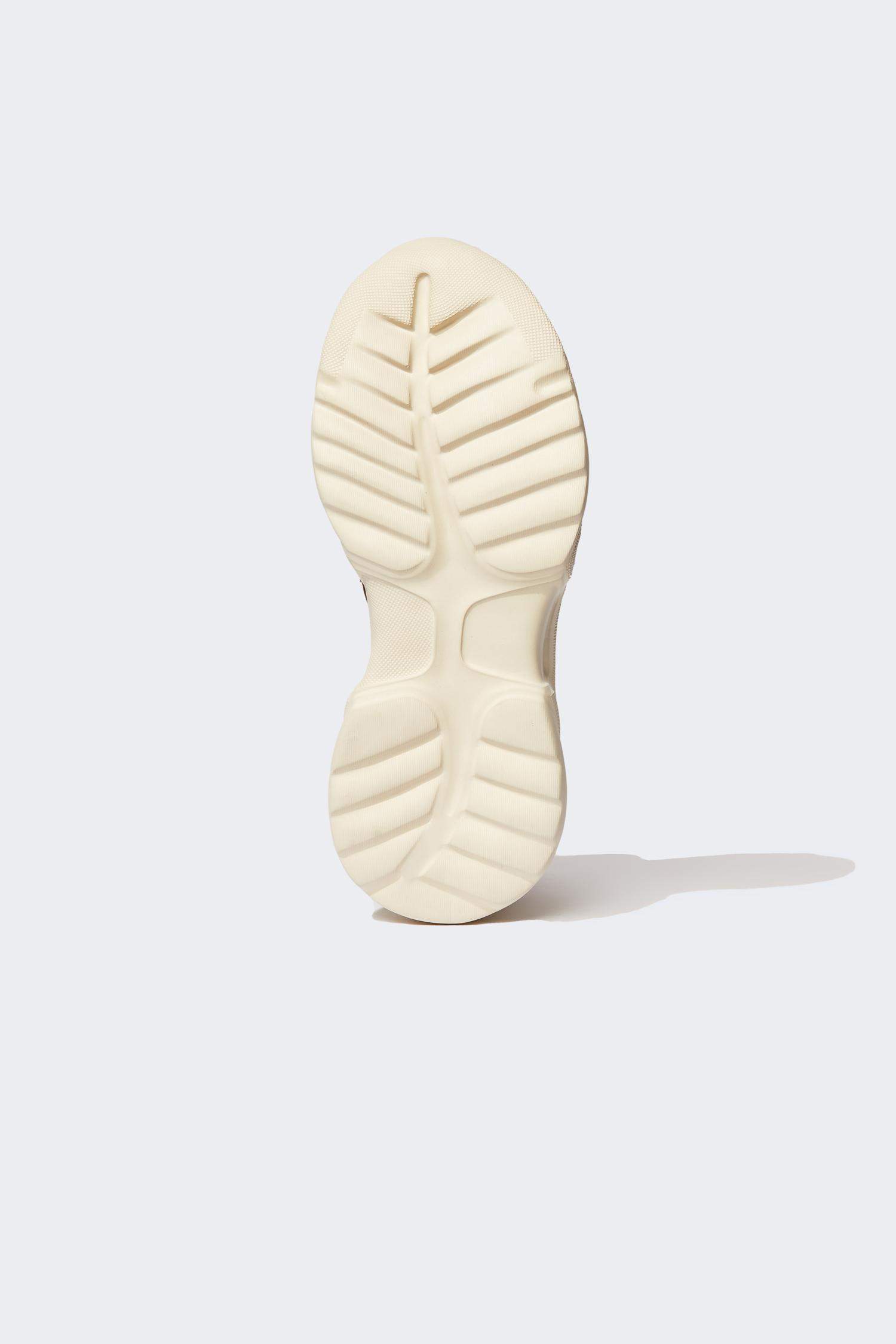 Әйелдерге күнделікті аяқ киім