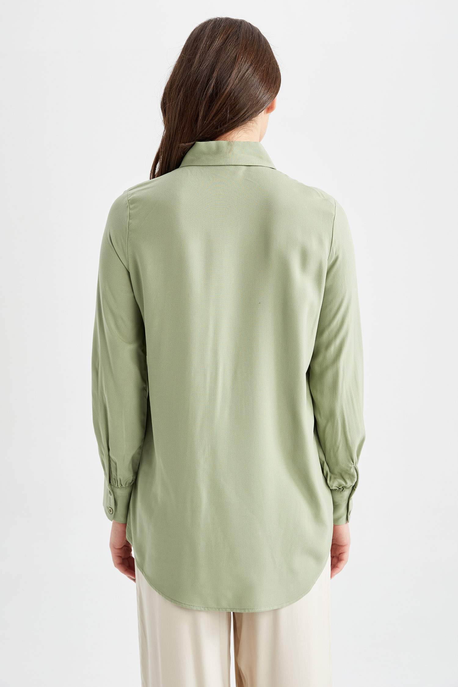 تونيك قصة عادية كم طويل برقبة قميص