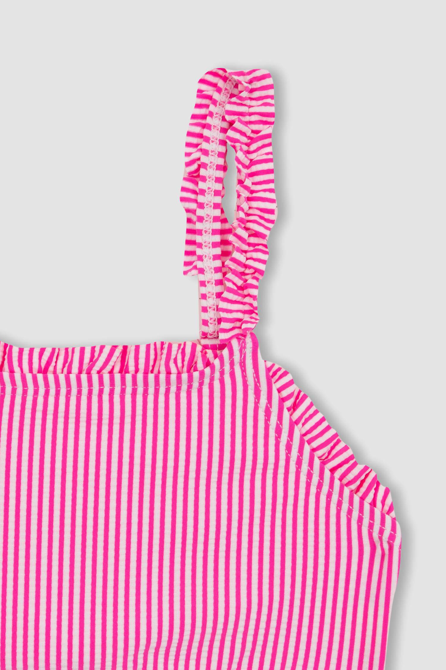 طقم بيكيني بناتي - قطعتين