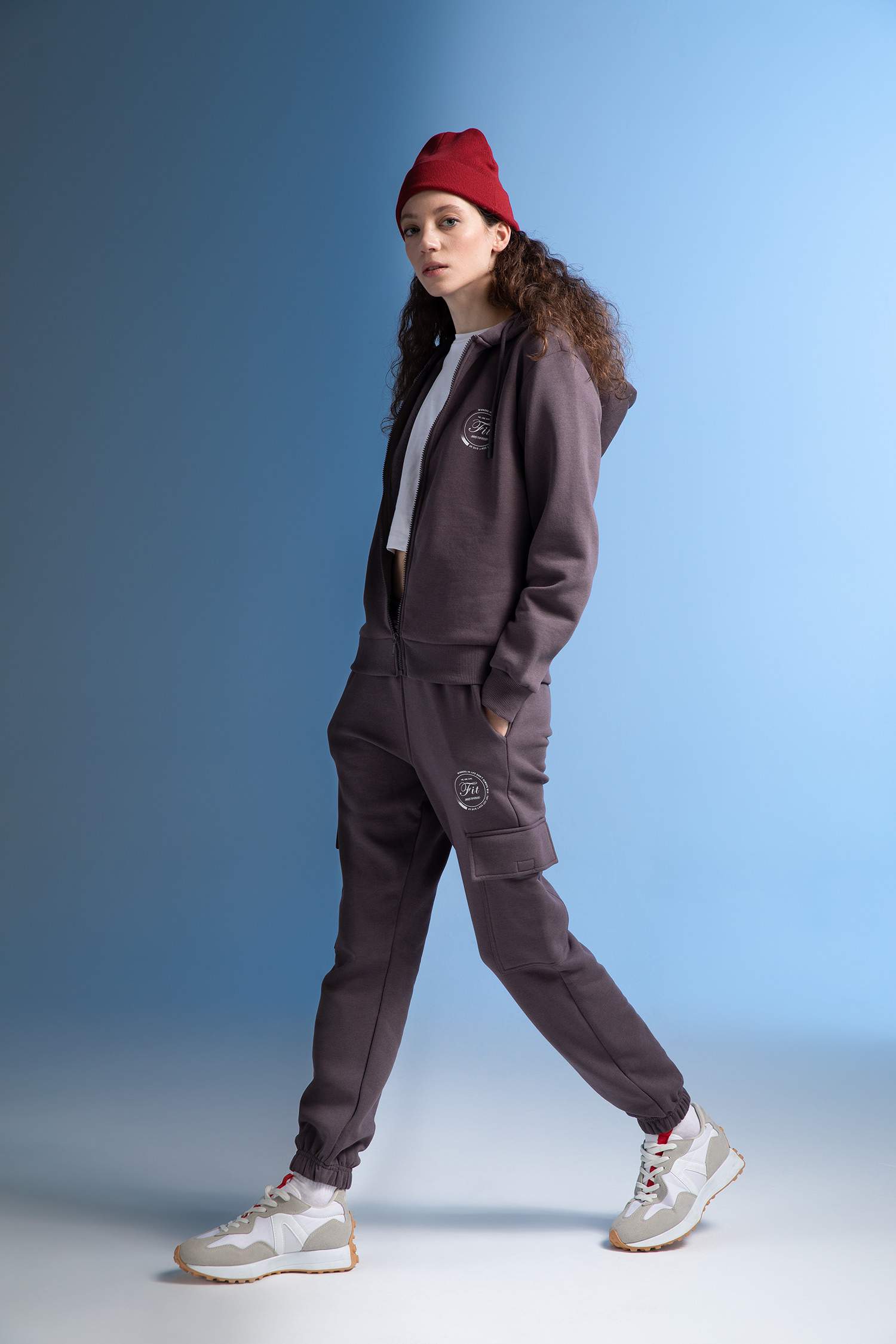 DeFactoFit Standard Fit Slogan Printed Pocketed Sweatpants