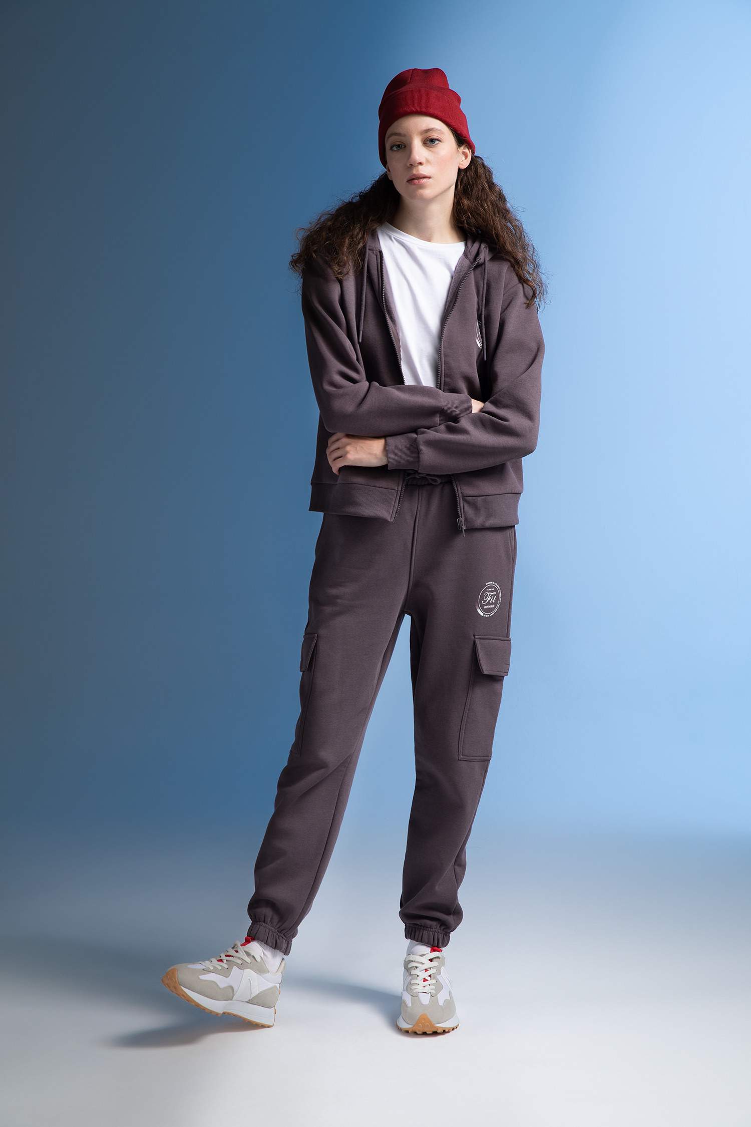 DeFactoFit Standard Fit Slogan Printed Pocketed Sweatpants