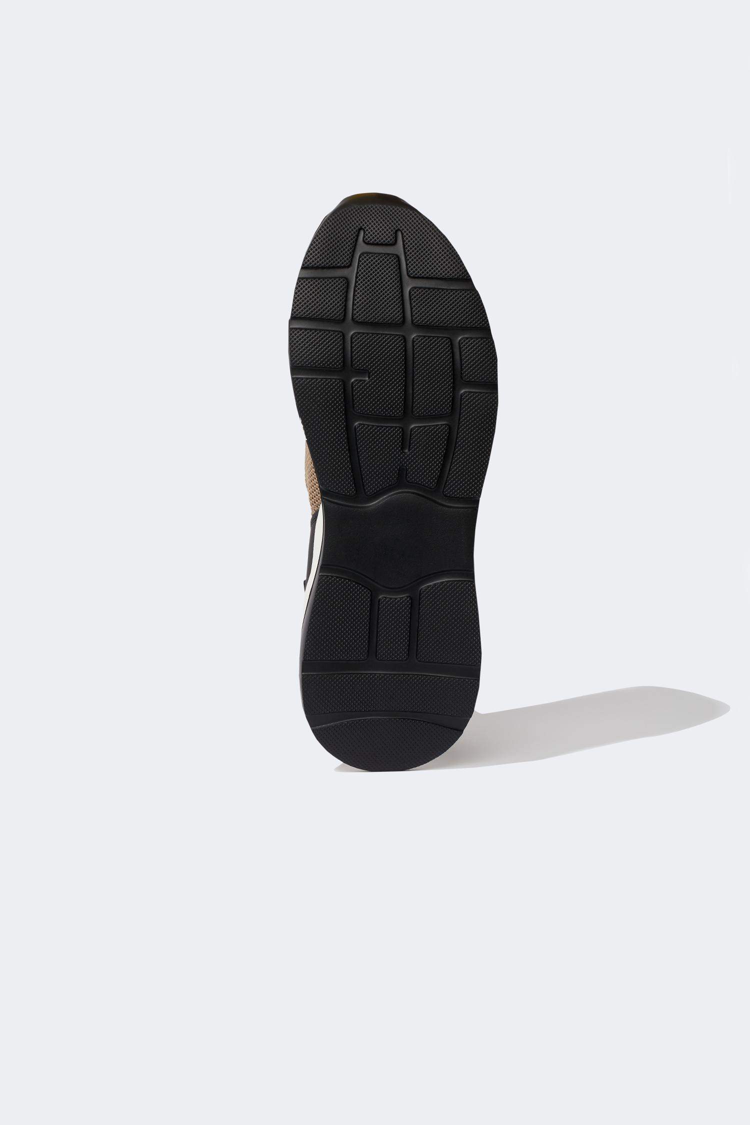 Кроссовки на шнуровке на толстой подошве для мужчин