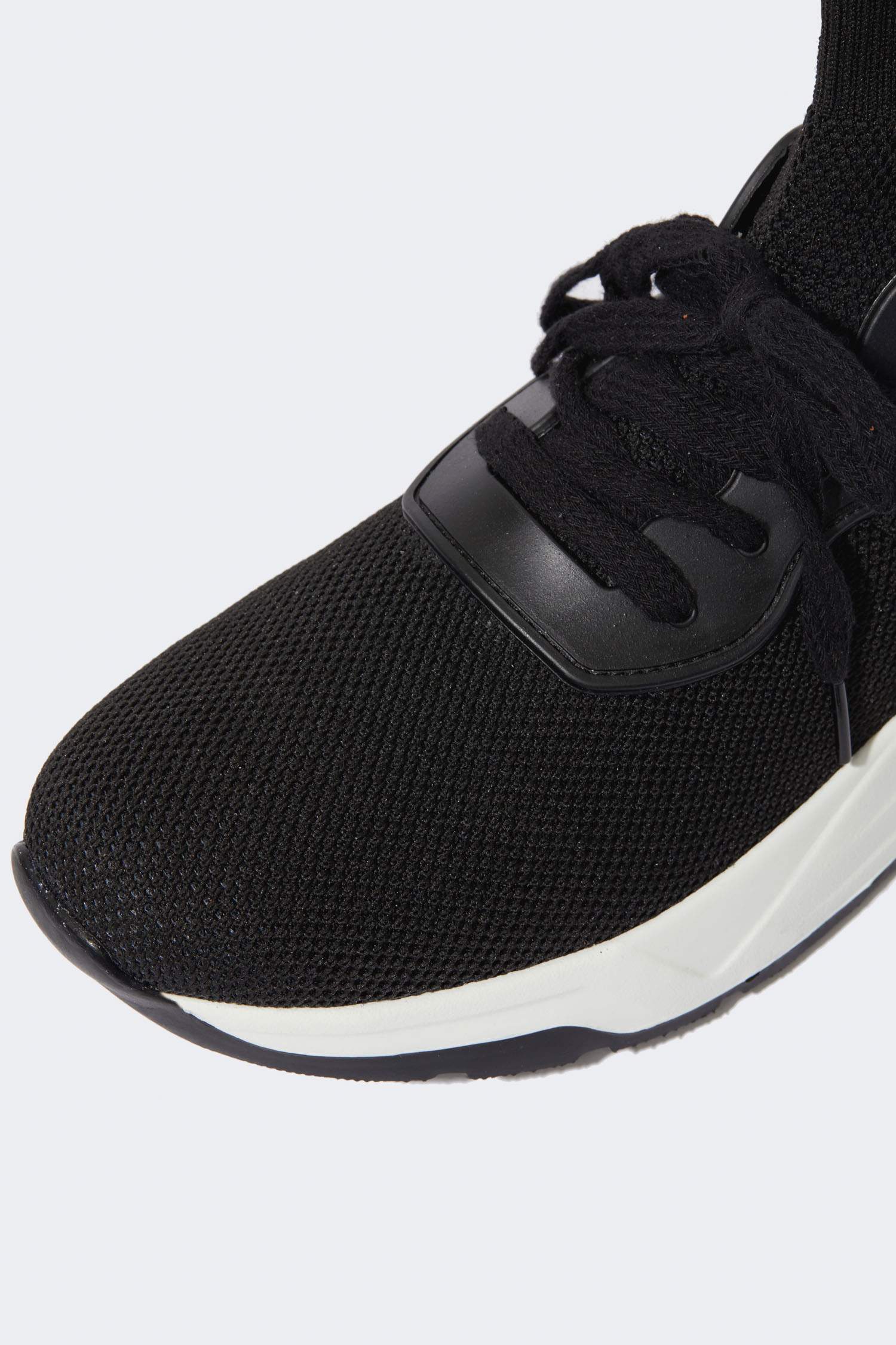 Ерлерге кроссовка