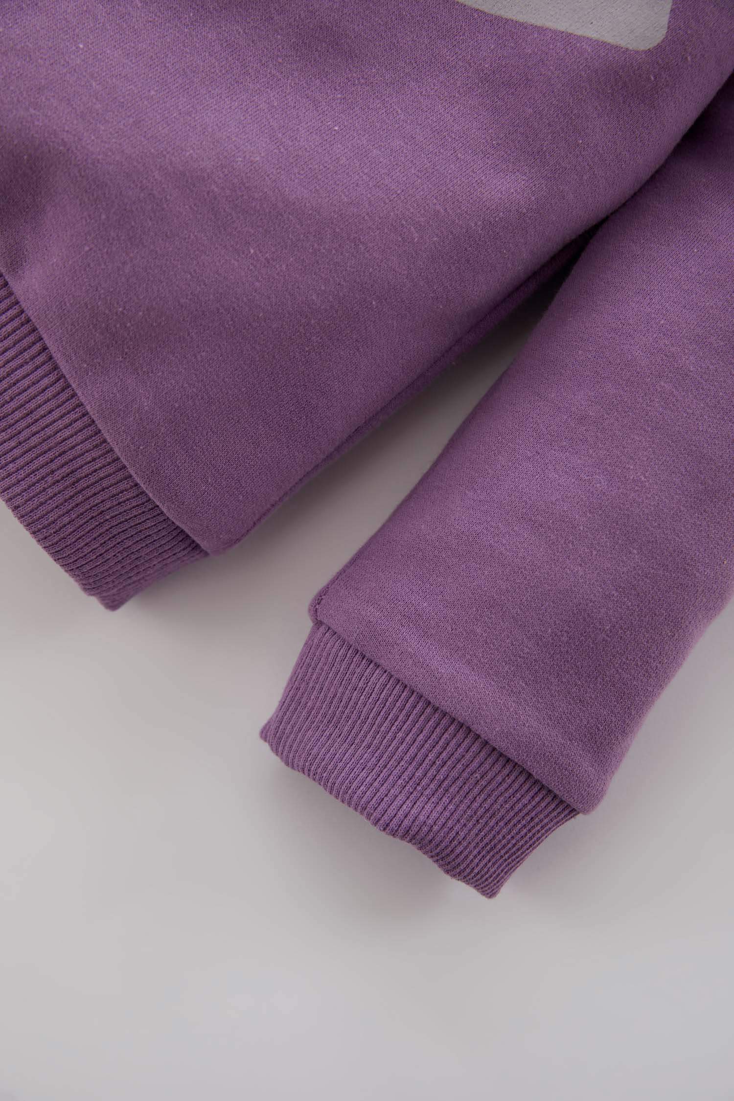 Свитшот стандартного кроя из тонкой ткани для малышей мальчиков