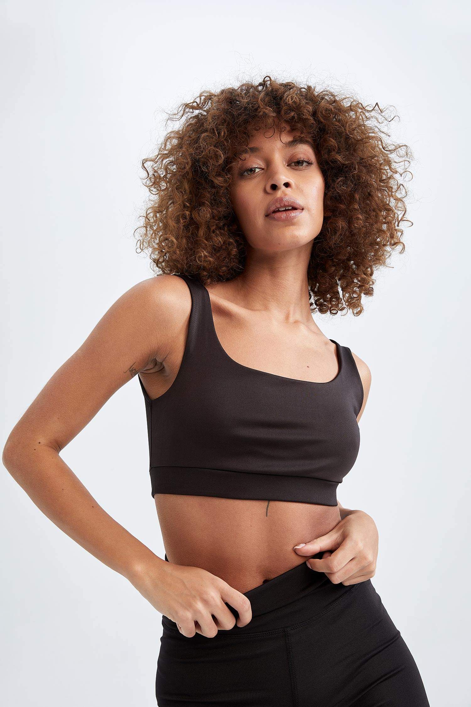 DeFactoFit Crew Neck Sports Heavy Fabric Bra