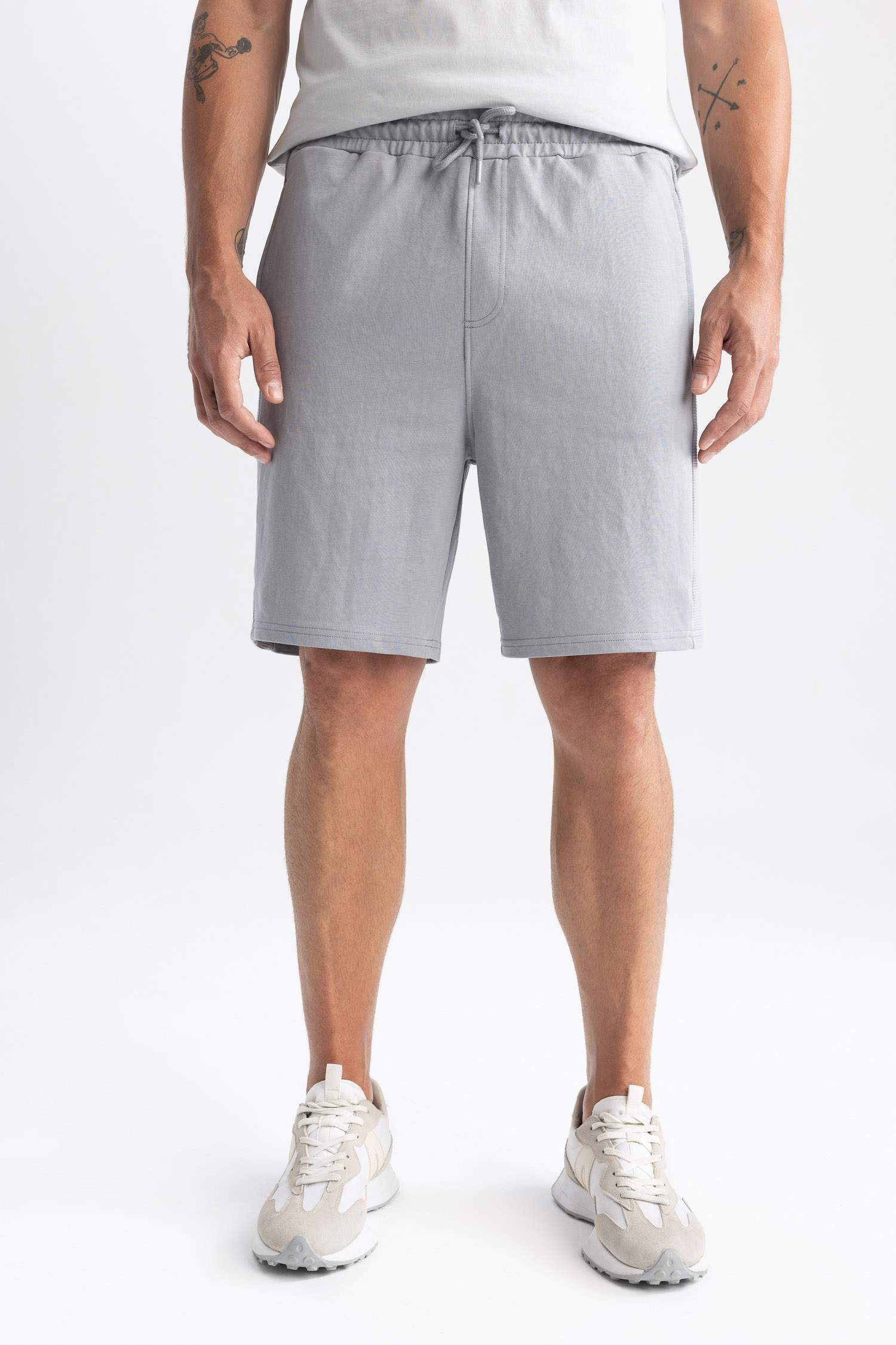 شورت قصة عادية