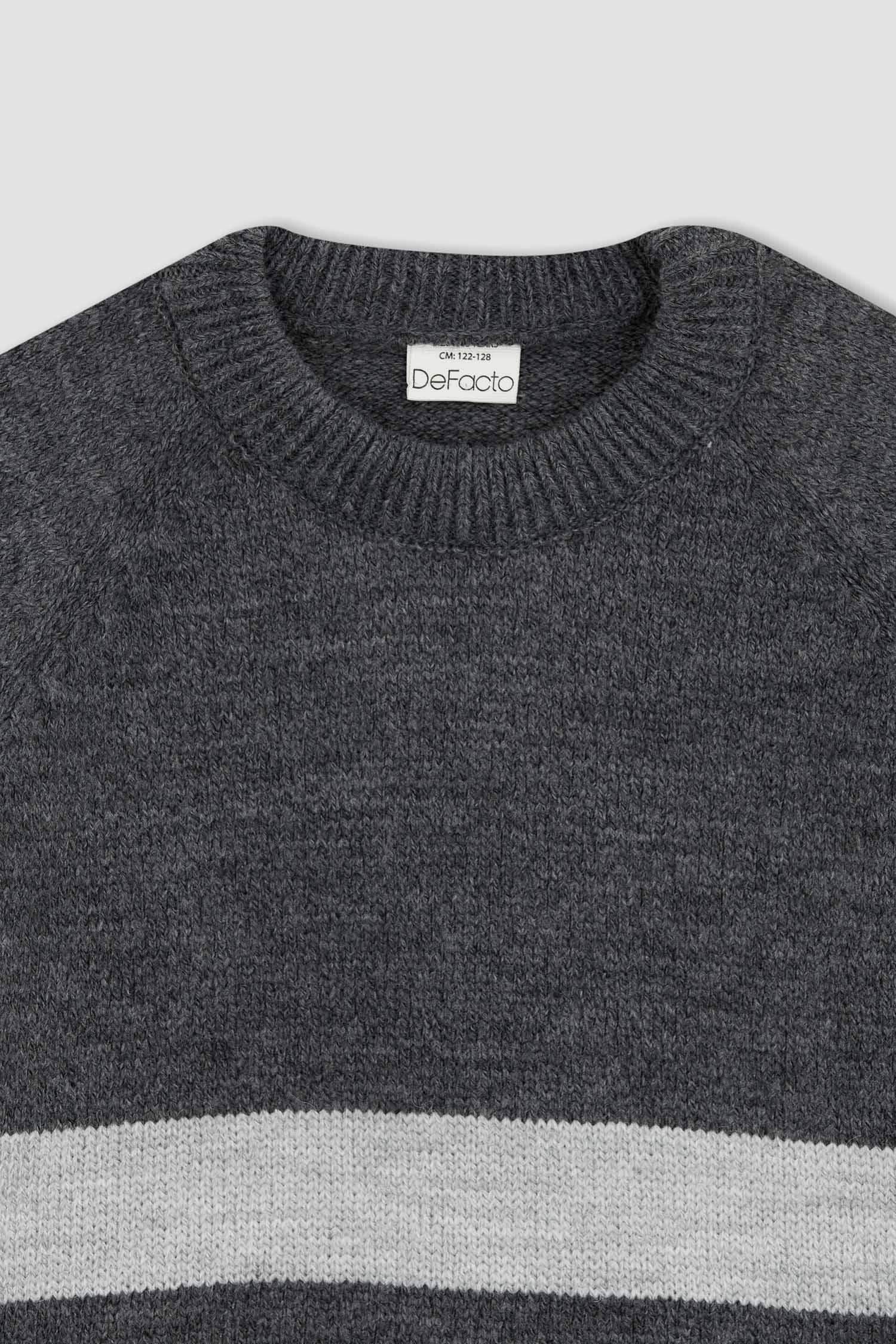 Пуловер стандартного кроя с круглым вырезом для мальчиков