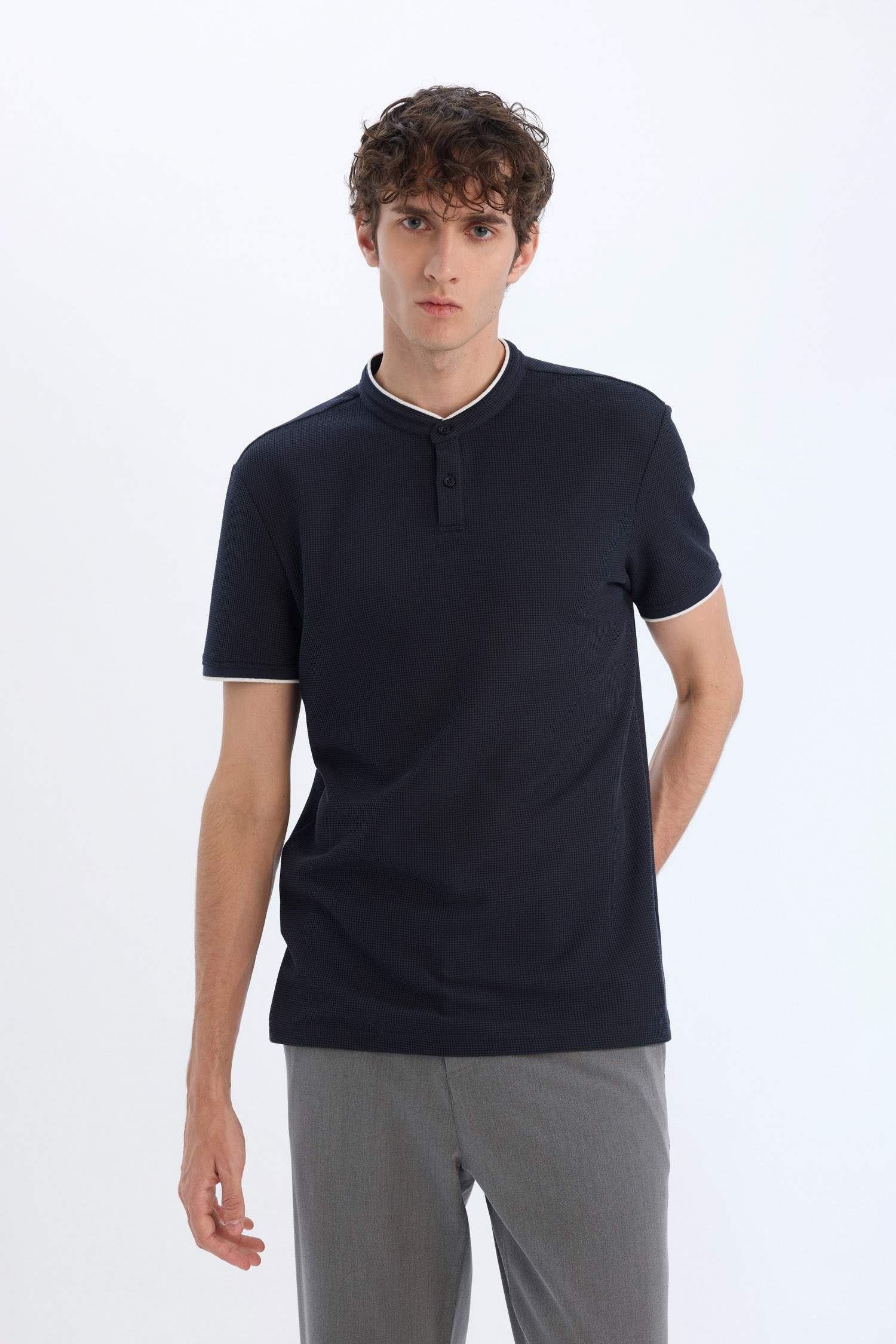 Modern Fit Dog Collar Polo T-Shirt