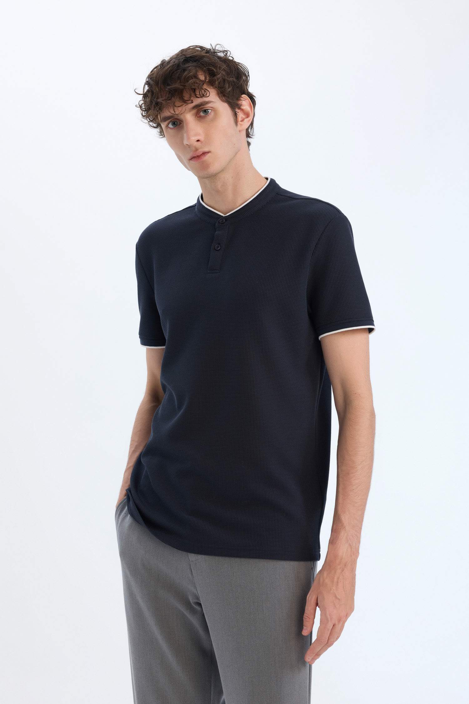 Modern Fit Dog Collar Polo T-Shirt