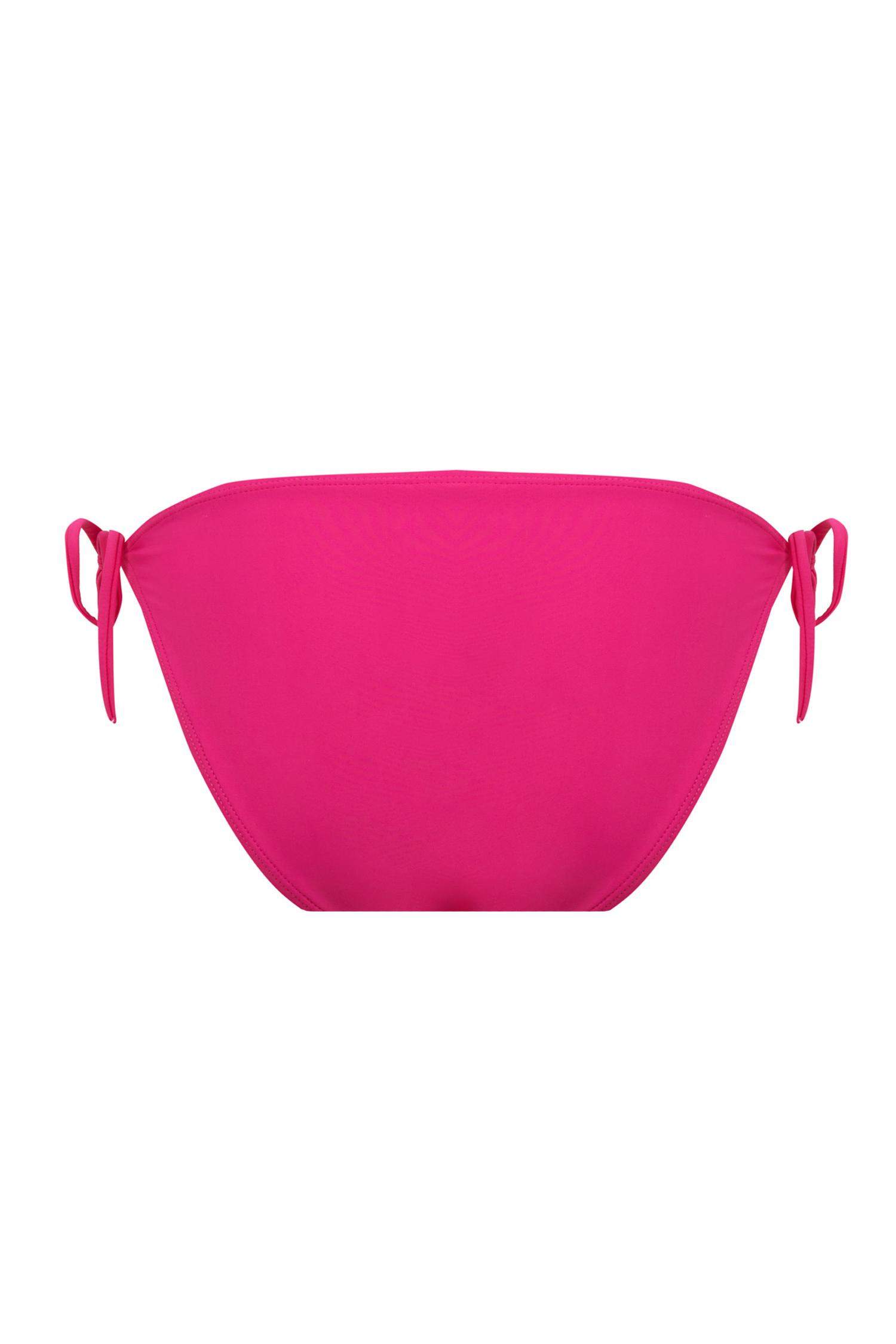 كلوت بكيني قصة عادية من Fall in Love