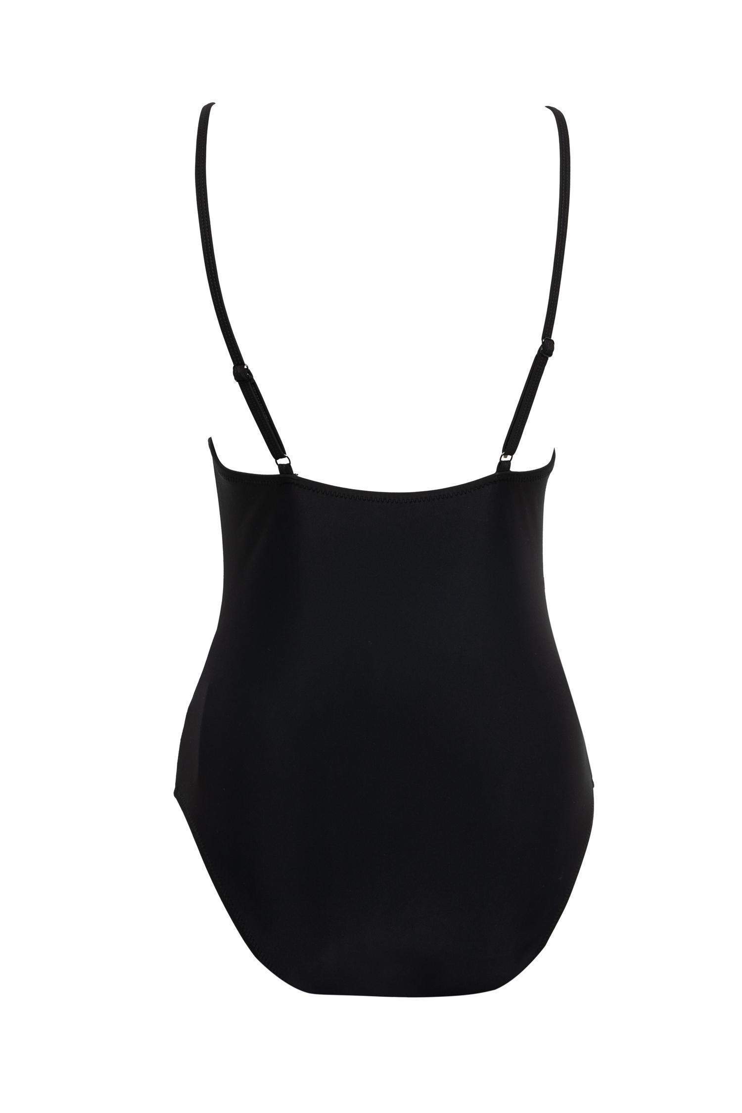 مايوه قصة عادية من Fall in Love