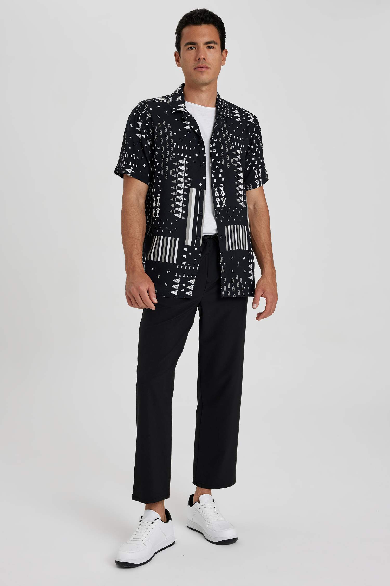 Regular Fit Resort Collar Printed Viscose Short Sleeve Shirt