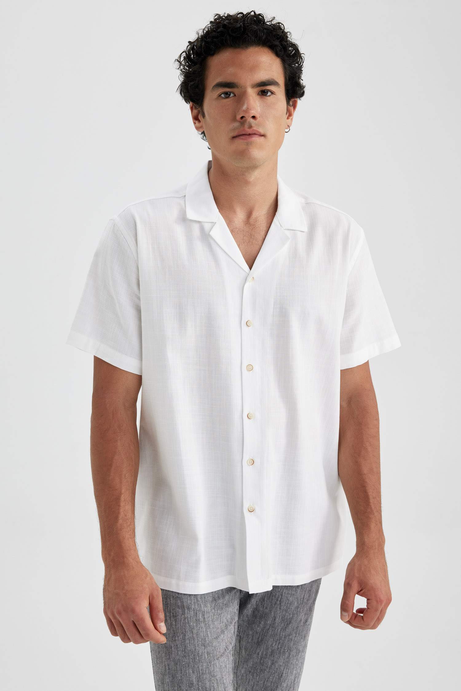 White Man Relax Fit Short Sleeve Shirt 2821461 | DeFacto