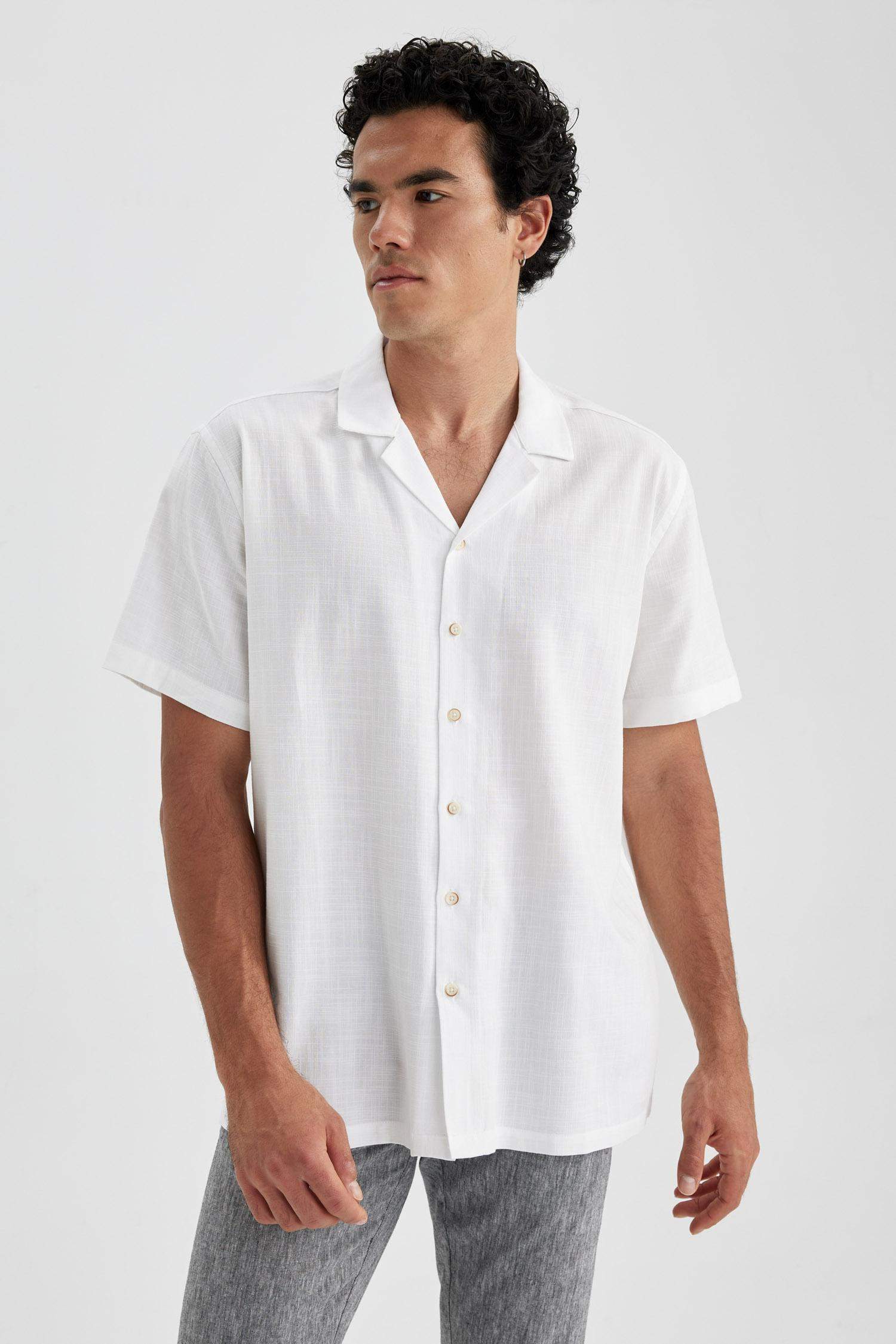 White MEN Relax Fit Short Sleeve Shirt 2821461 | DeFacto