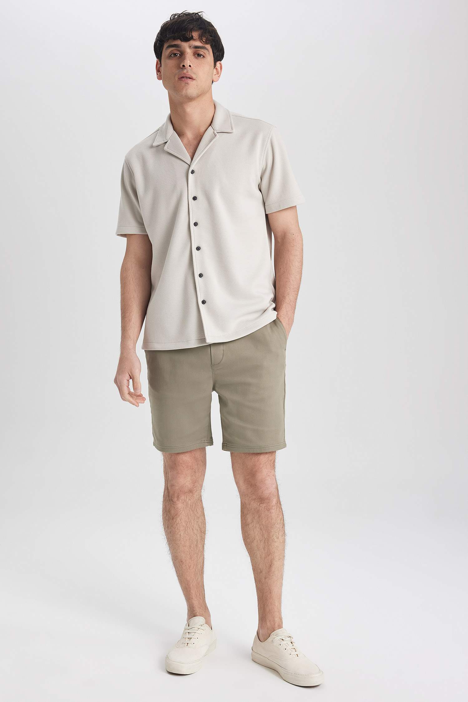 Grey MAN Regular Fit Short Sleeve Shirt 2816805 | DeFacto