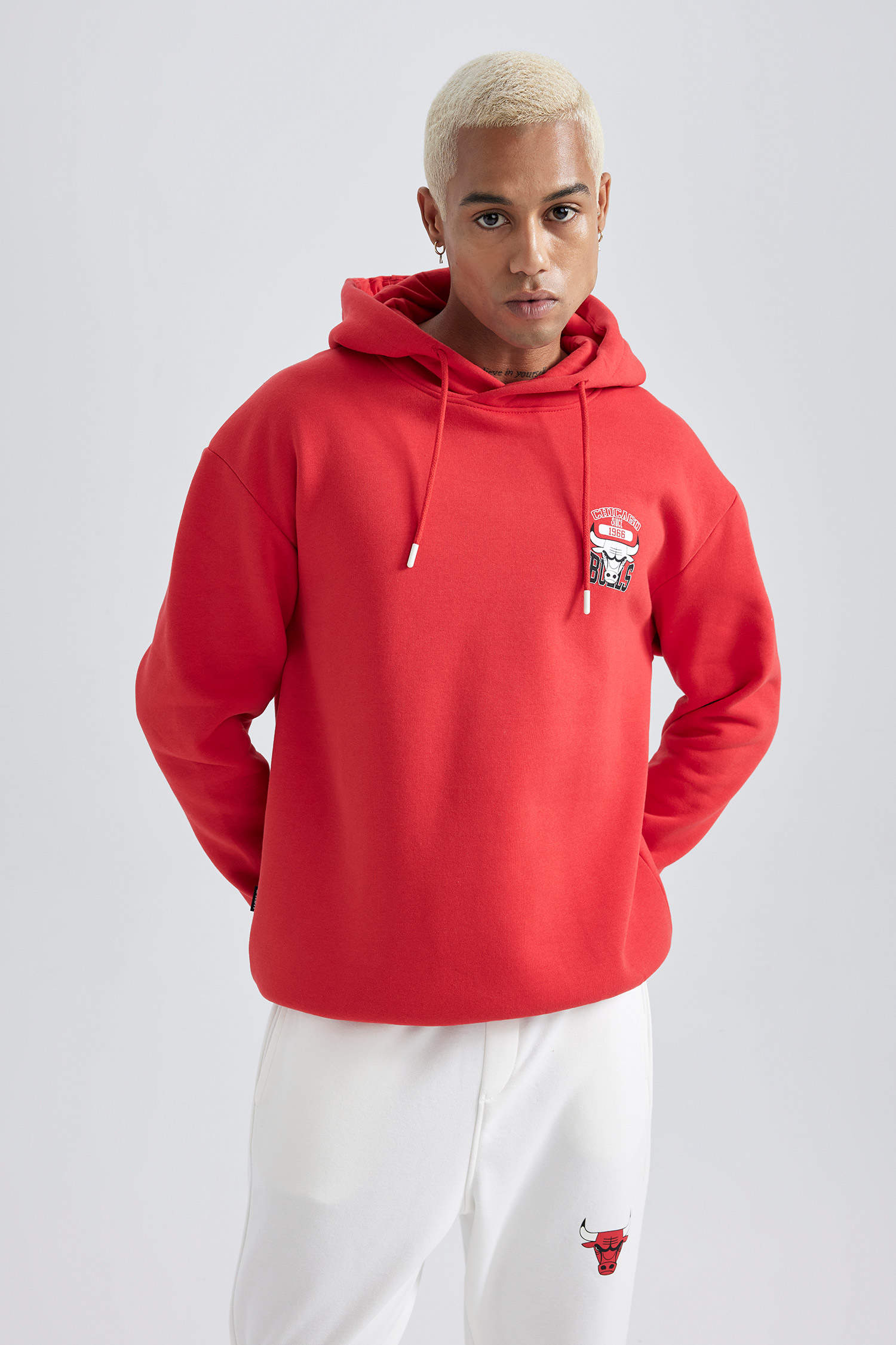 Red MAN Chicago Bulls Licensed Long Sleeve Sweatshirt 2902467 | DeFacto