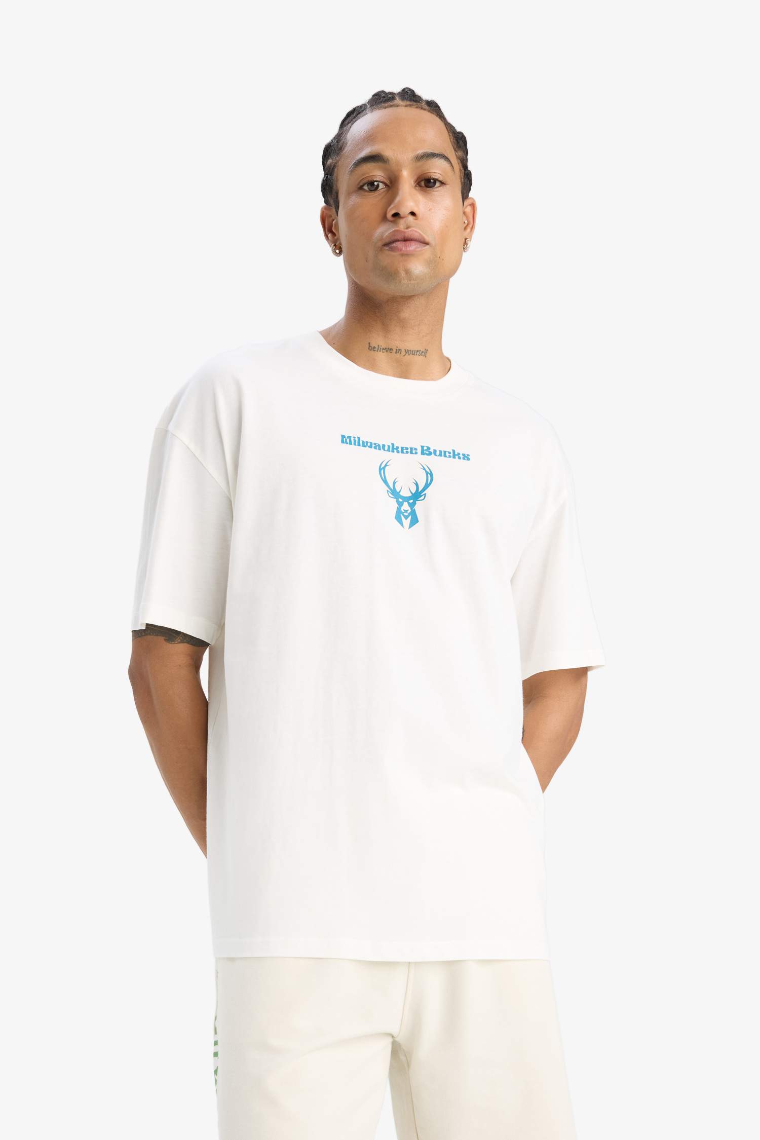 T-shirt NBA Milwaukee Bucks oversize à col rond