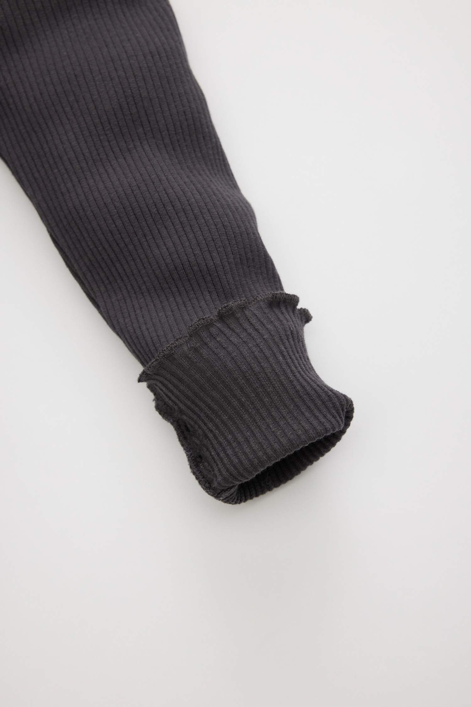 ليجن بناتي مضلع برجل عادية