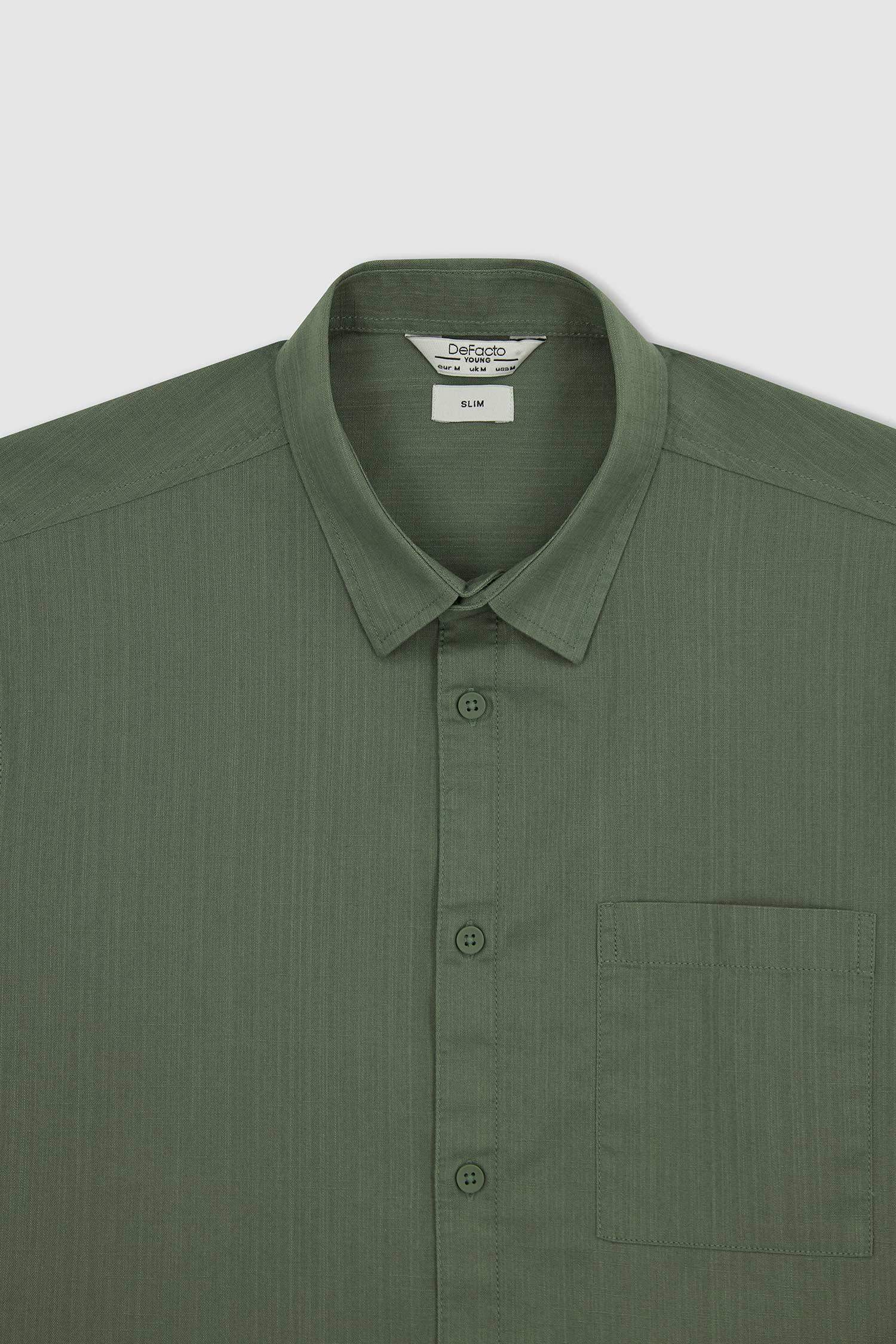 Рубашка приталенного кроя с коротким рукавом