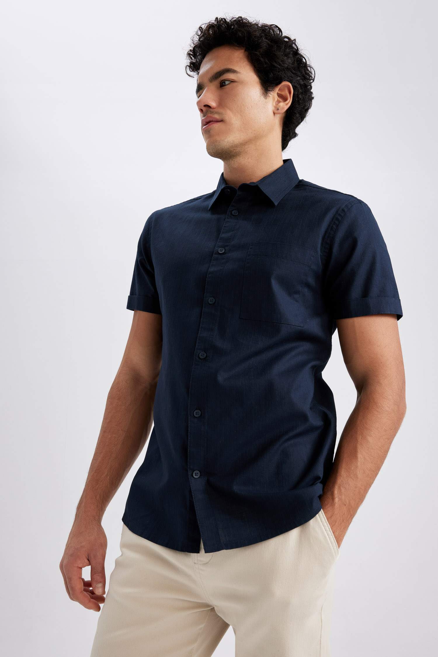 слим пішімі Қысқа жеңді жейде