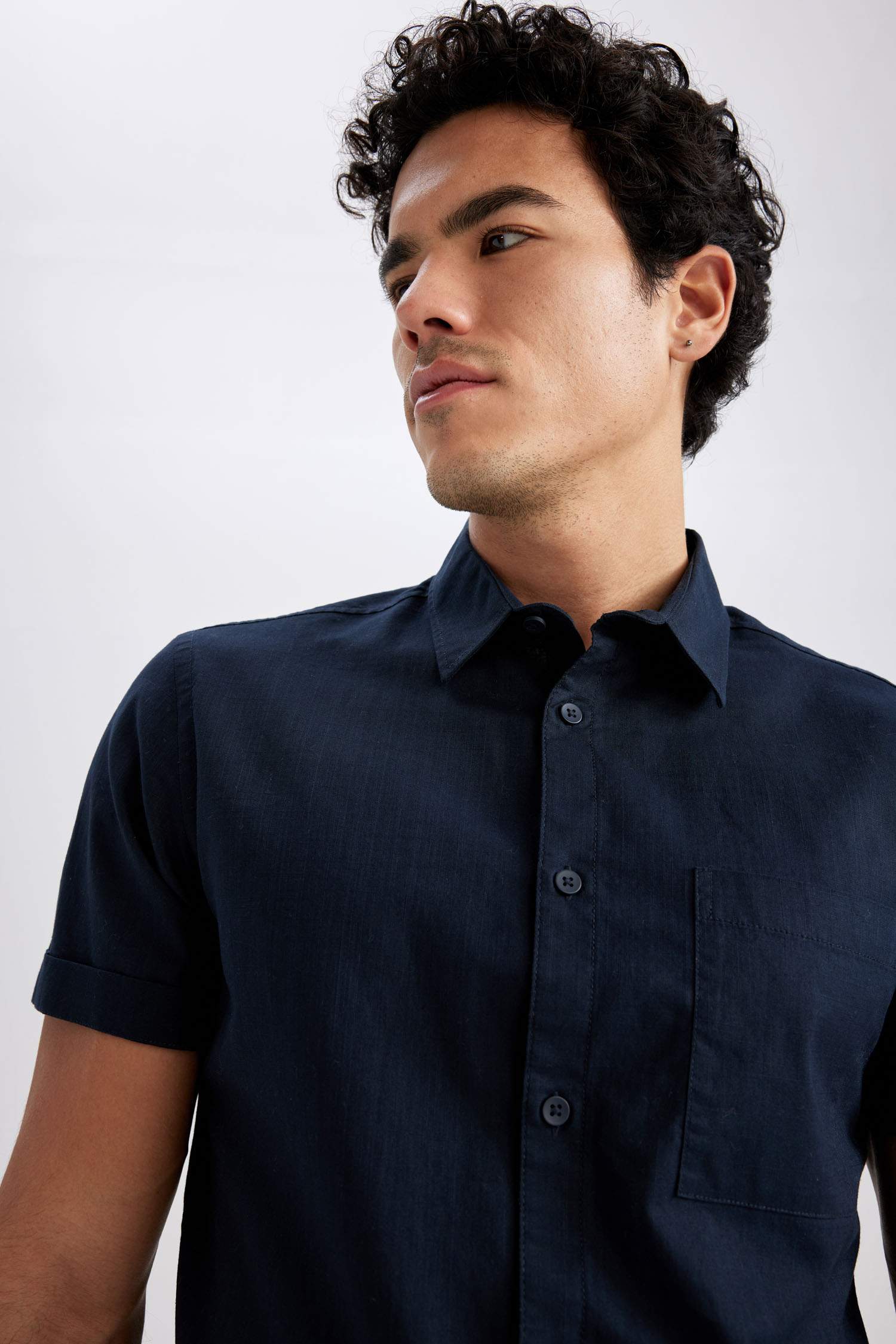 слим пішімі Қысқа жеңді жейде