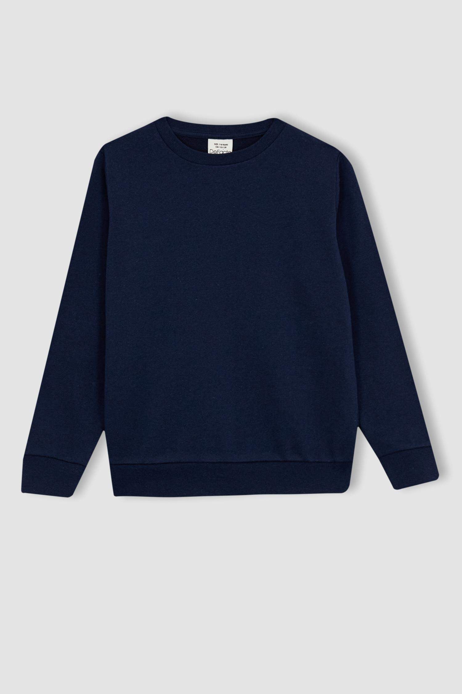 Свитшот стандартного кроя с круглым вырезом