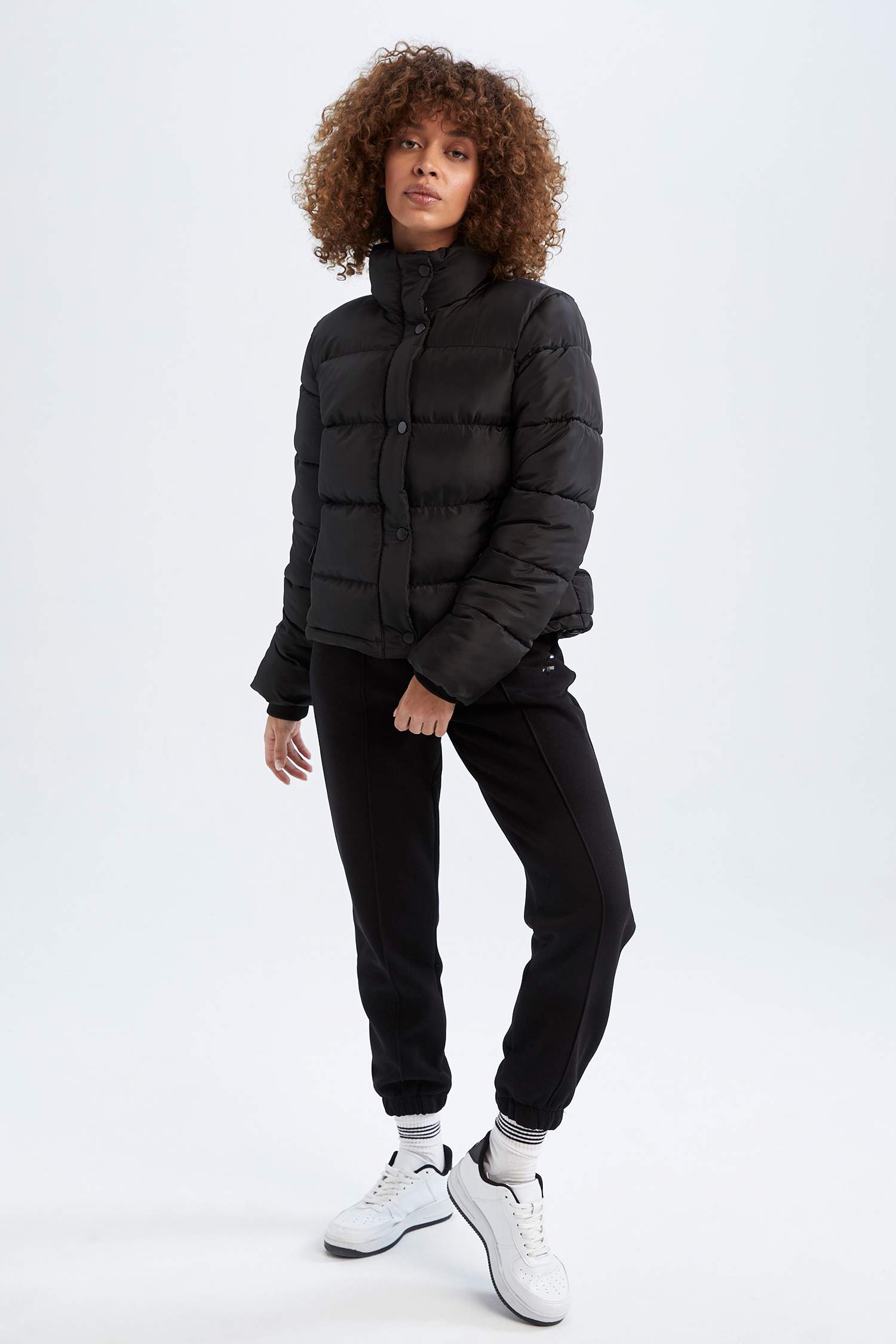 DeFactoFit Regular Fit Su İtici Rüzgar Geçirmez Crop Şişme Mont