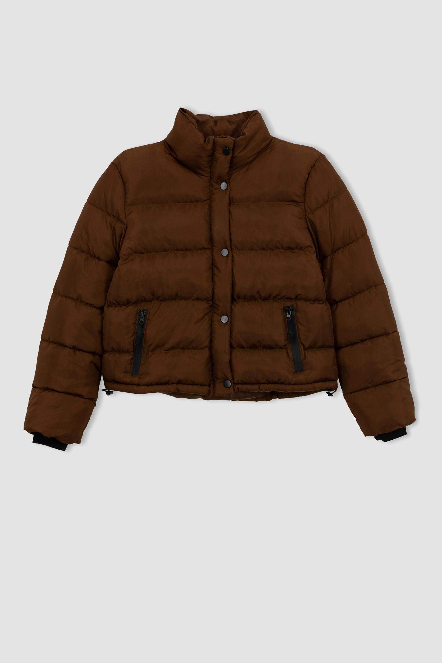 Дутая куртка водооталкивающая стандартного кроя с капюшоном