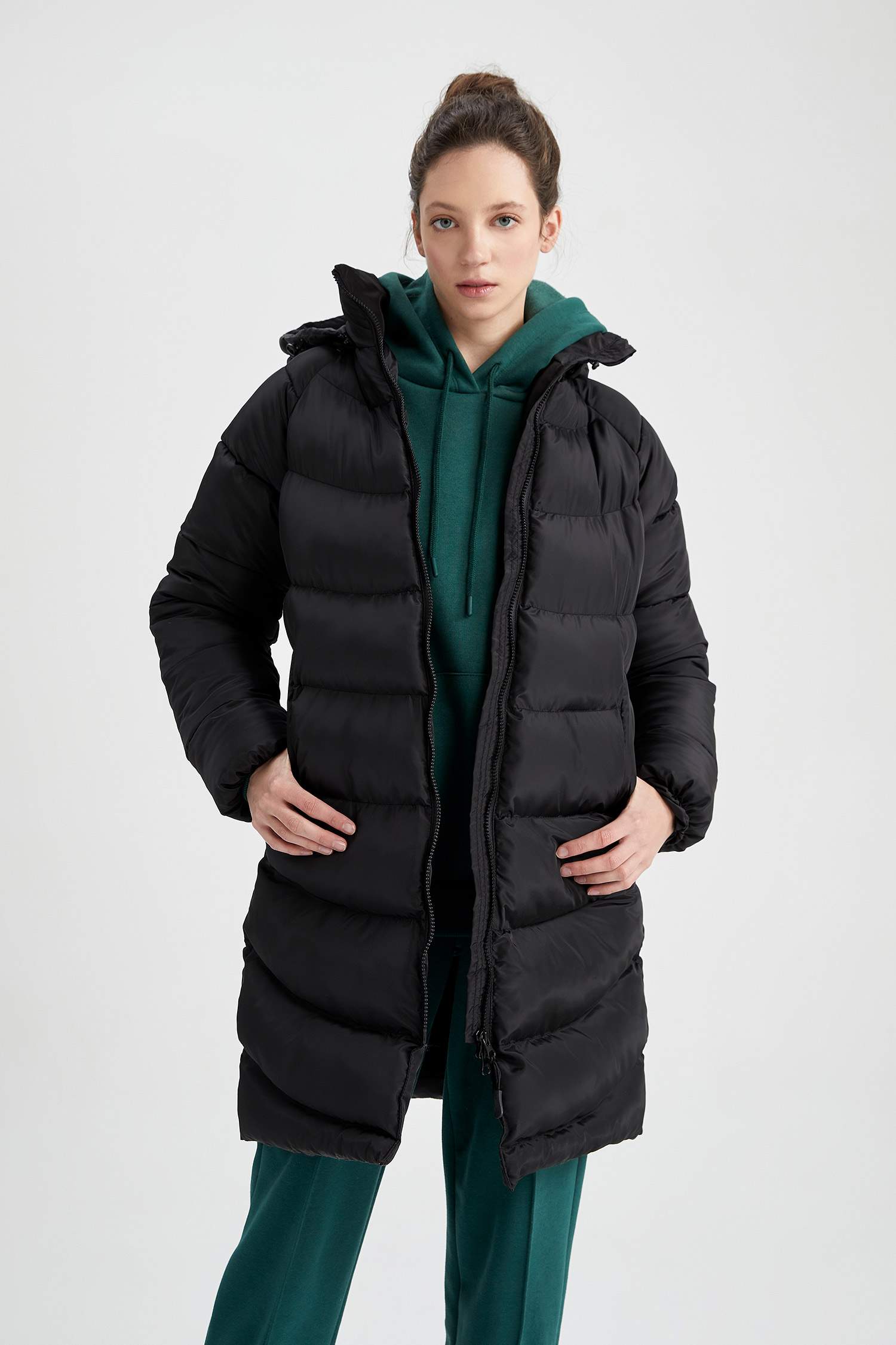 DeFactoFit Su İtici Rüzgar Geçirmez Çıkarılabilir Kapüşonlu Mont Yaka Mont