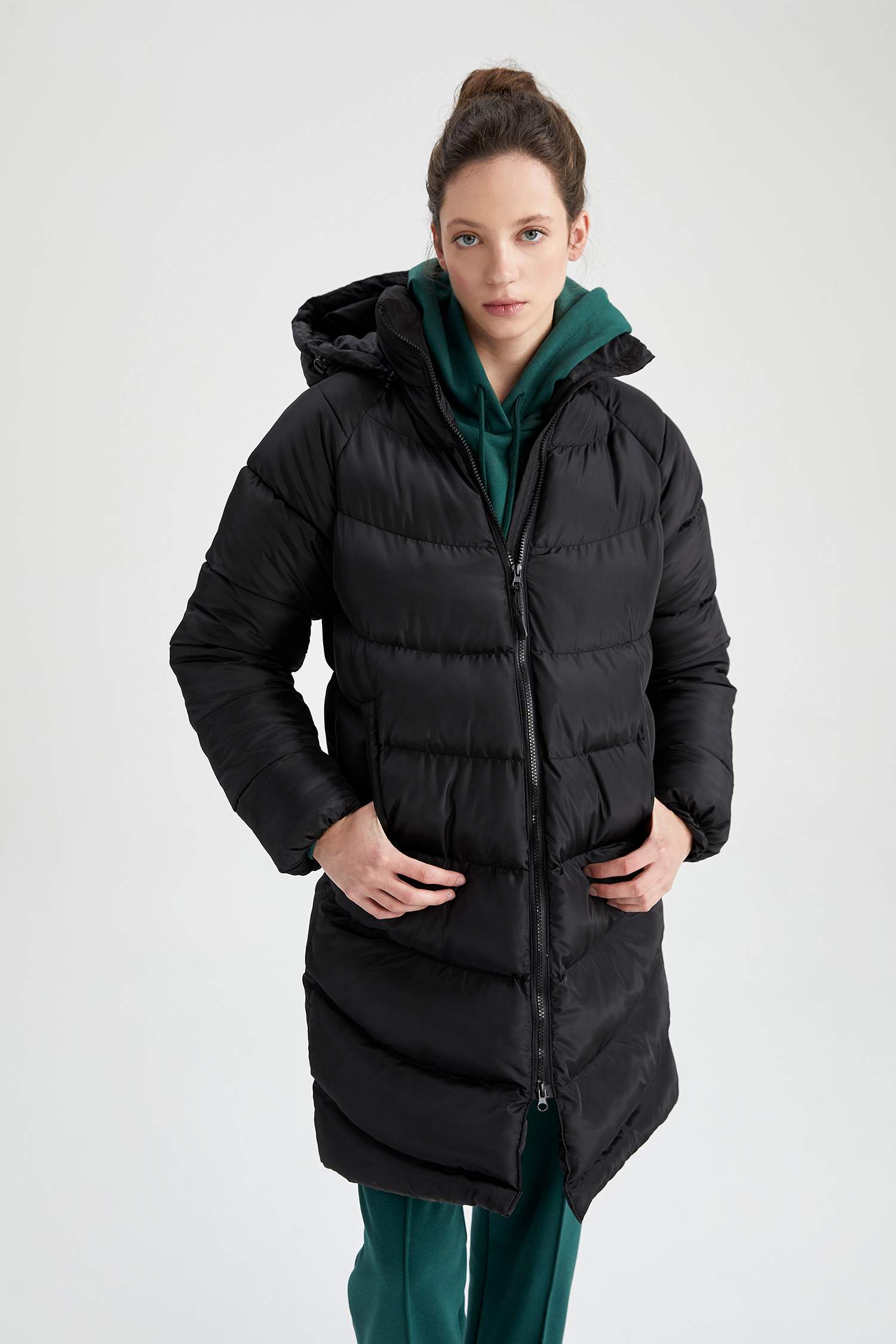 DeFactoFit Su İtici Rüzgar Geçirmez Çıkarılabilir Kapüşonlu Mont Yaka Mont